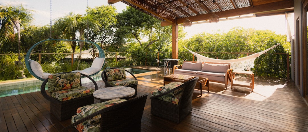 Furniture & Accessories