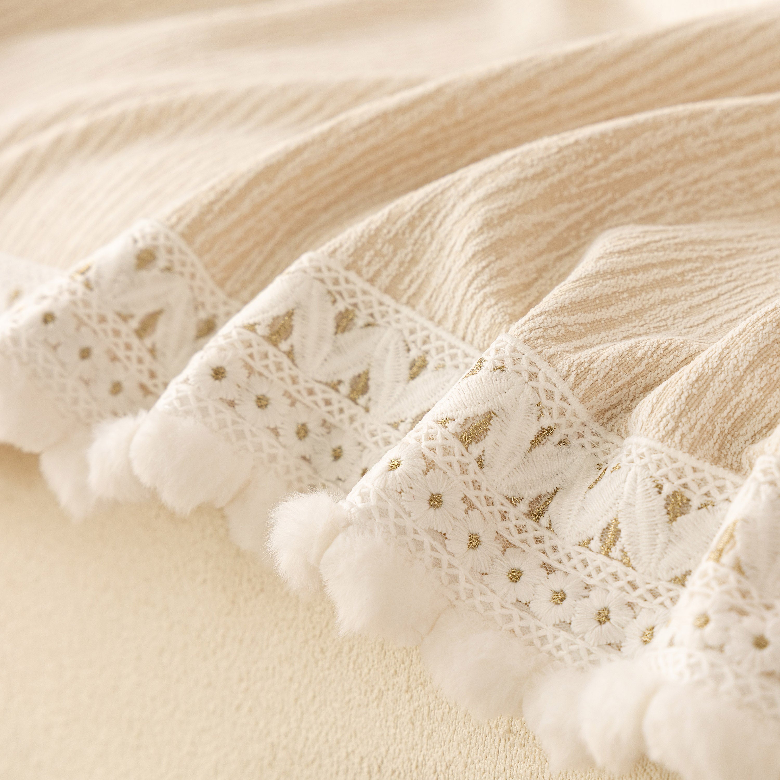 Sofa Cover Throw with Lace Trim & Pom-Pom Fringe, Decorative Couch Cover Blanket