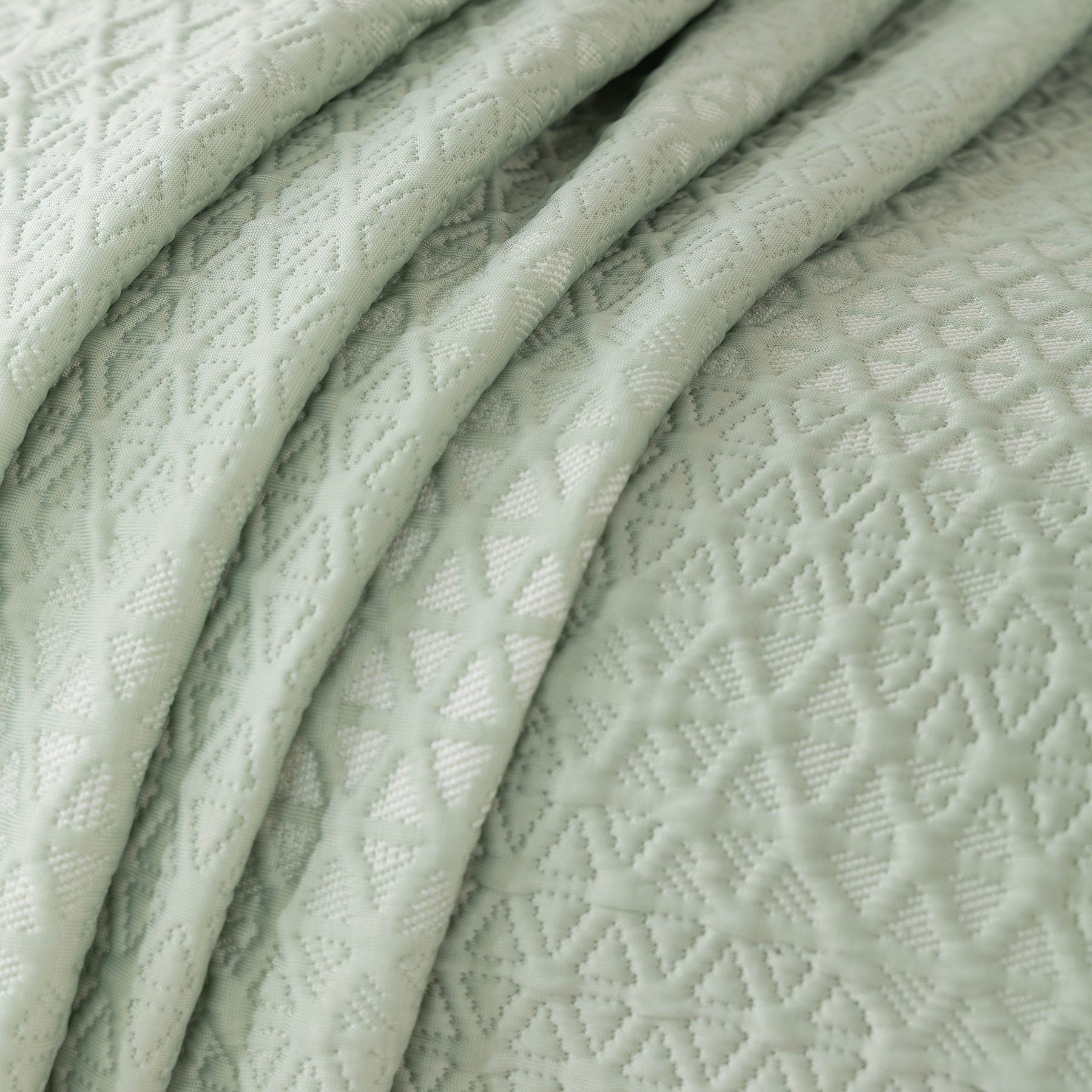 Cooling Ice Silk Sofa Throw Cover, Summer Diamond Textured Furniture Protector Blanket