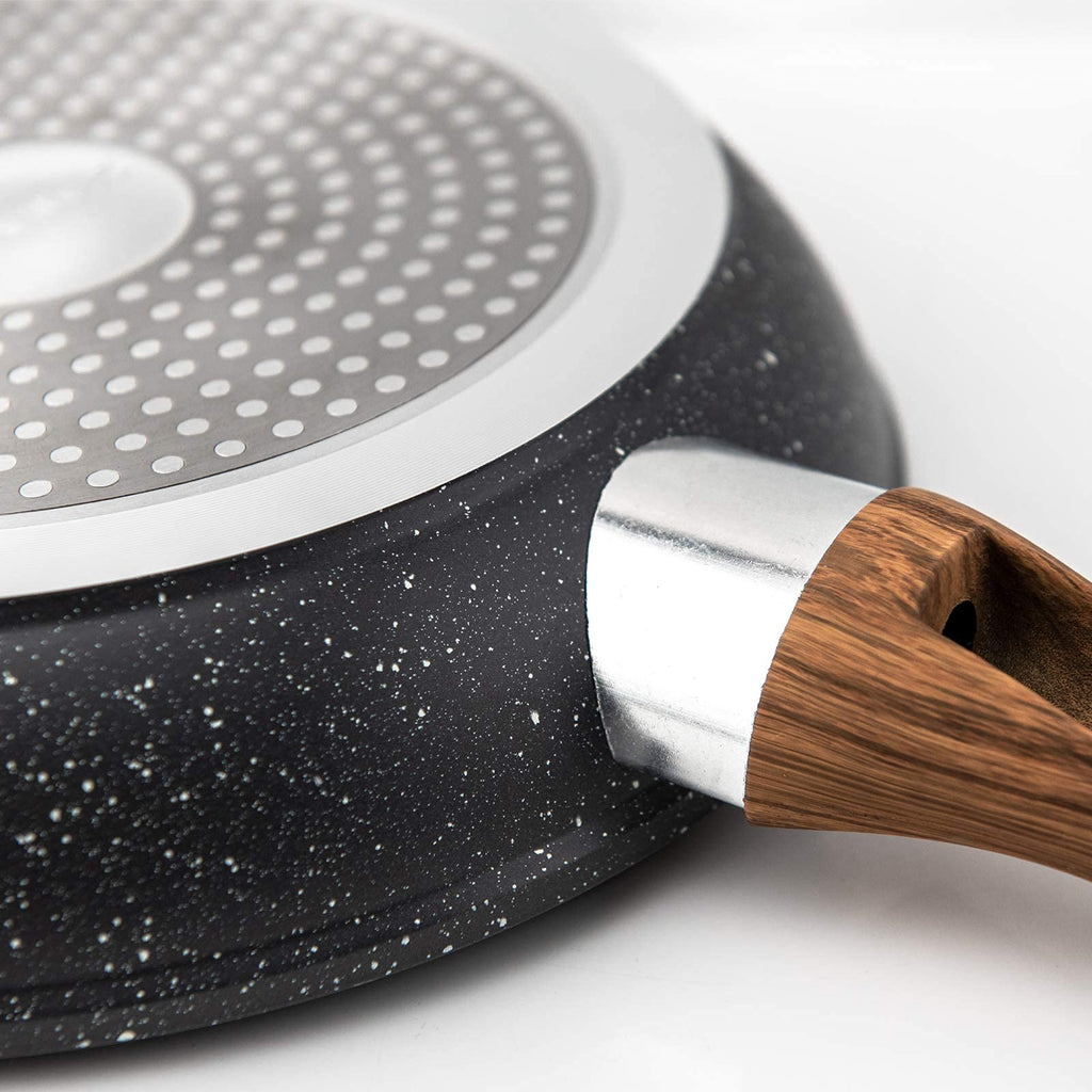 CasaFoyer 8-Inch Non-Stick Egg Frying Pan with Induction Base - Ideal for Steak, Bacon, Hot-Dogs, and Burgers