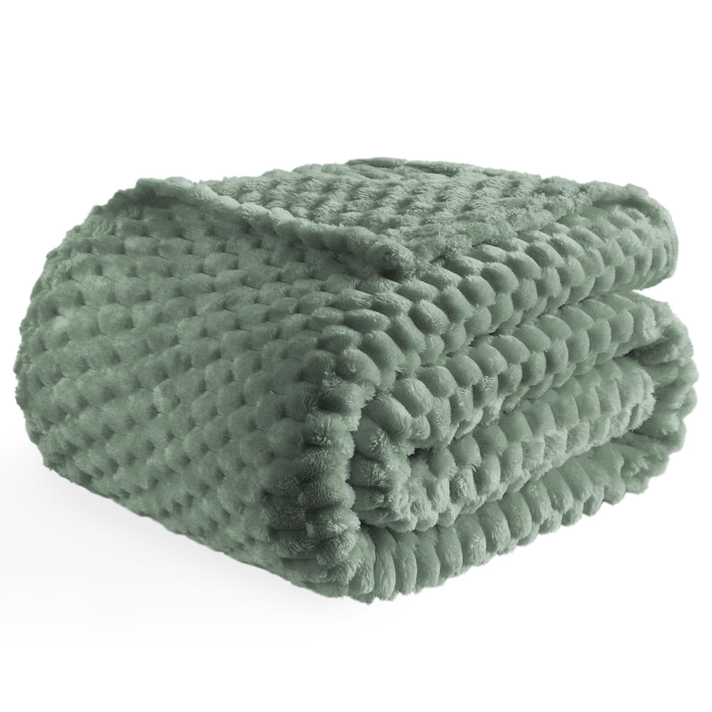 Bnuitland Sage Green Flannel Throw Blanket (50X70 Inches), 300 Gsm Fleece Cozy Warm Soft Home Decor Lightweight Bed Sofa Blanket