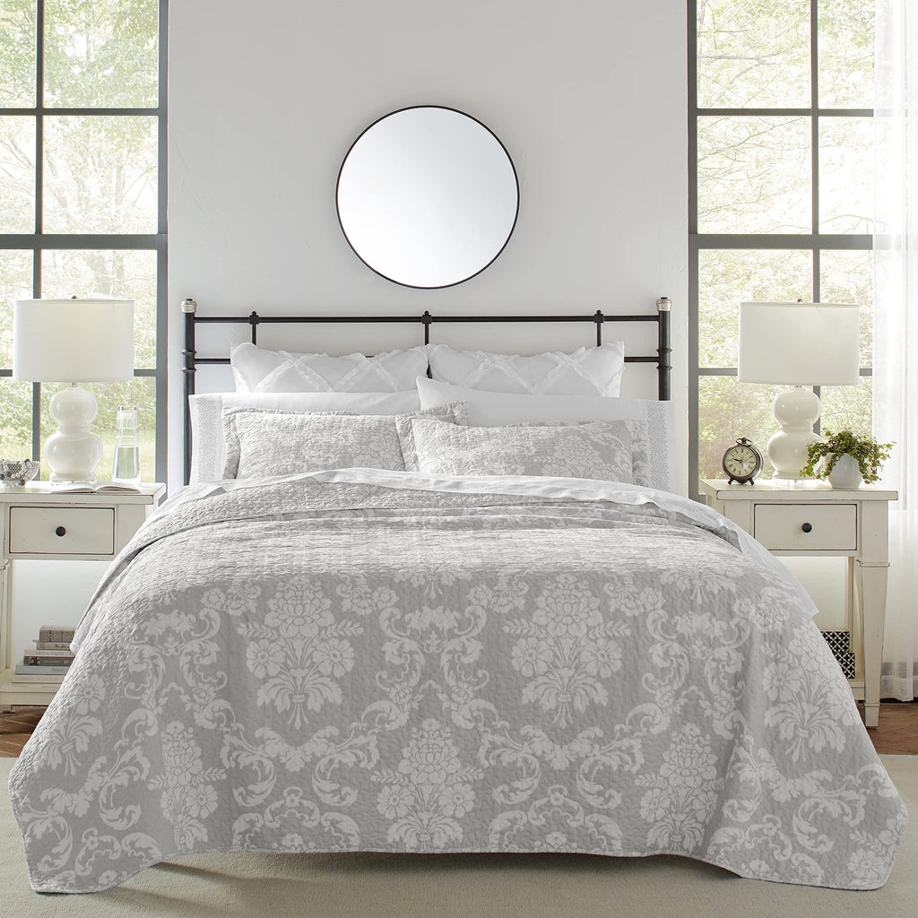 Laura Ashley Quilt Set Cotton Reversible Bedding With Matching Shams, Lightweight Home Decor Ideal For All Seasons, Queen, Venet