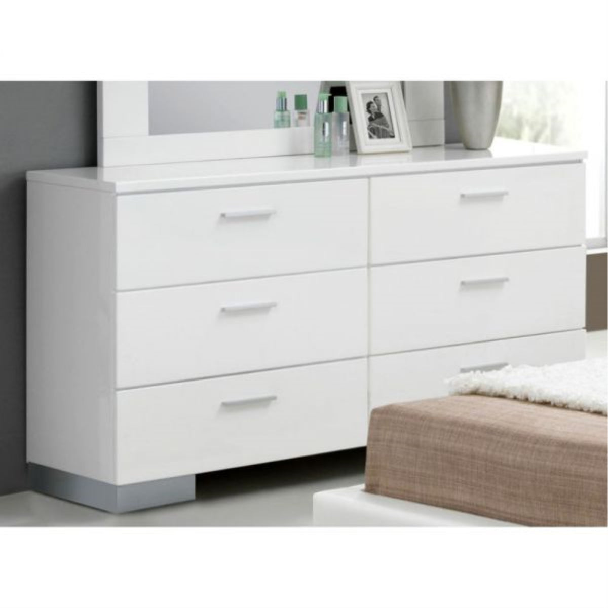 Ergode Dresser White & Chrome Leg