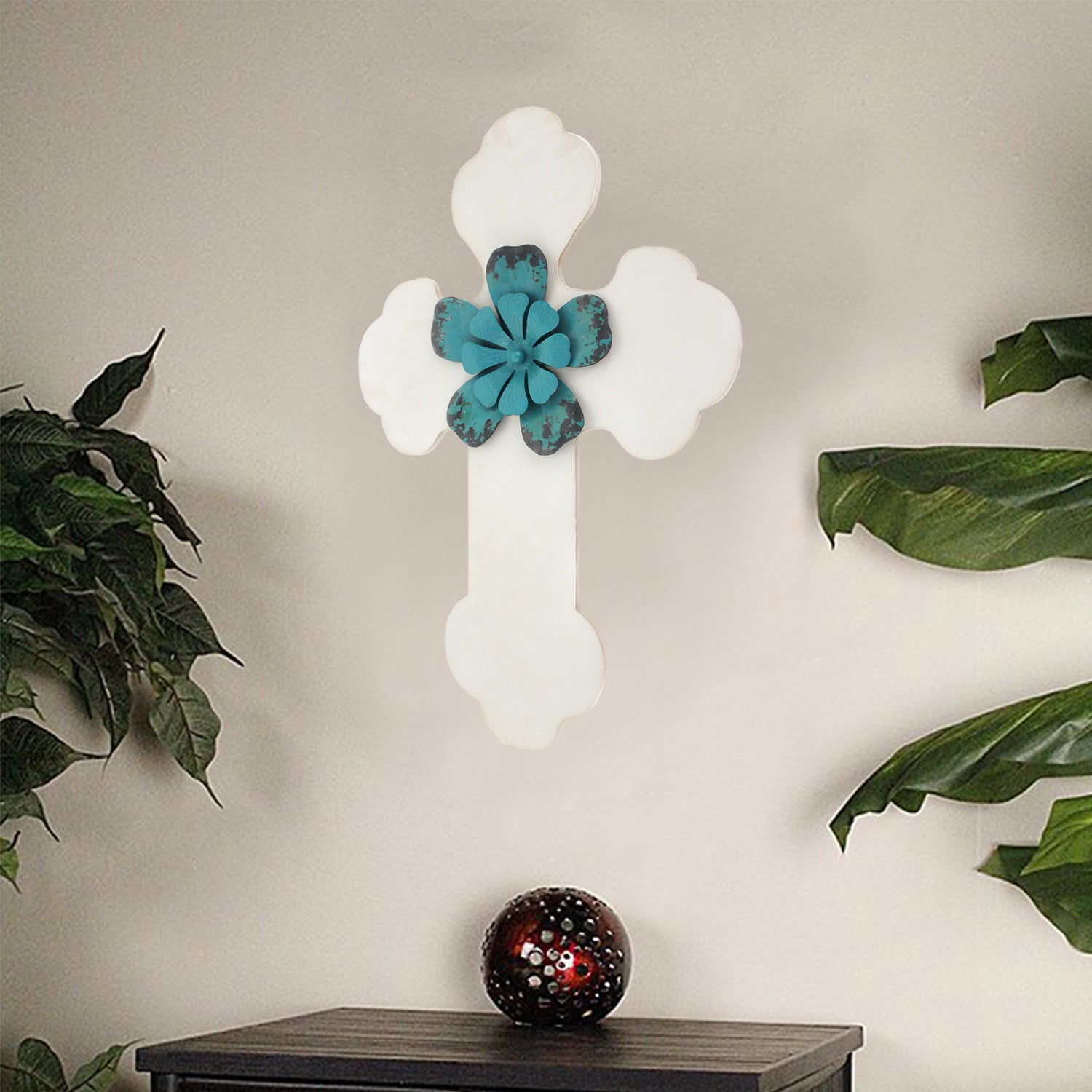 HomeRoots 1' x 15.75' x 23.75' White, Rustic Cross Wooden - Wall Decor