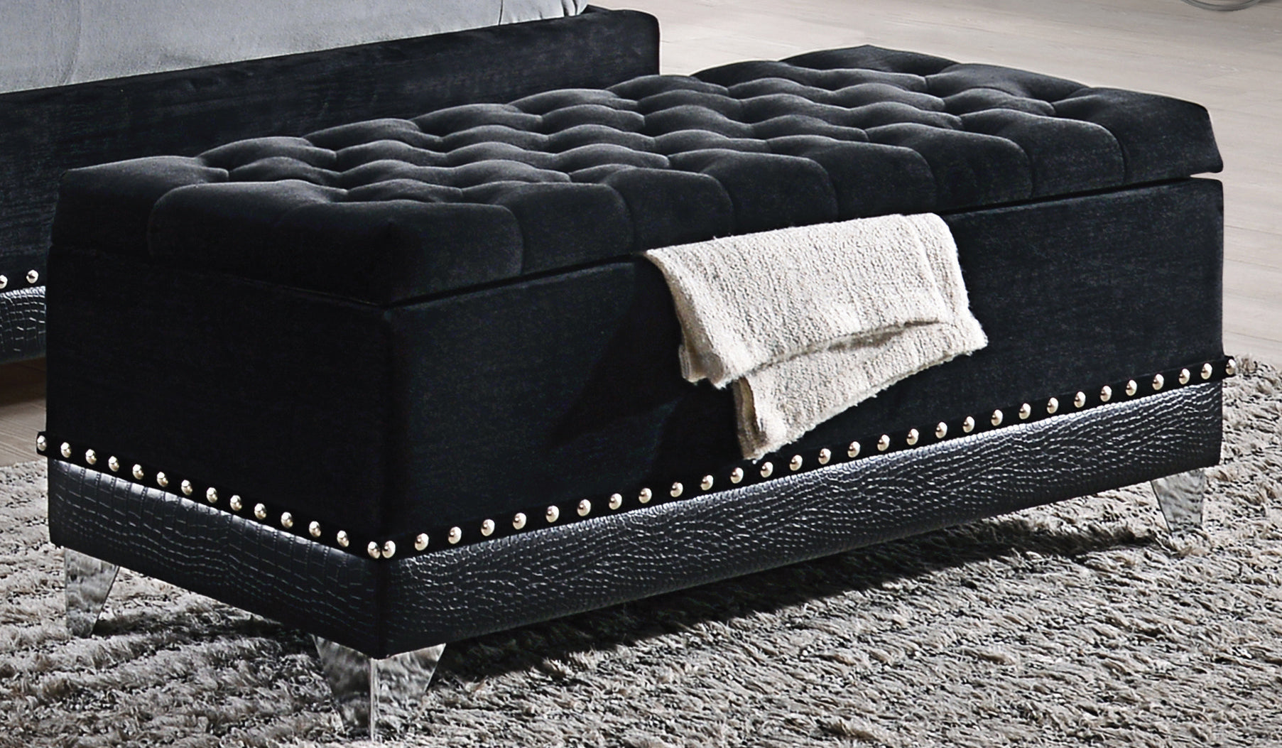 Barzini Upholstered Black Trunk