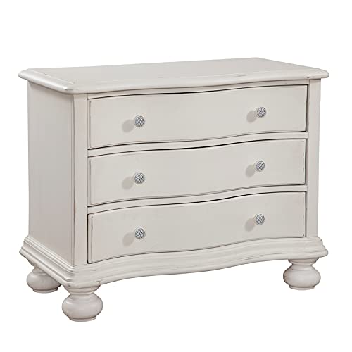 American Woodcrafters Rodanthe Dove White 3-Drawer Wood Bachelor Chest