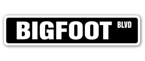 SignJoker] Bigfoot Street Sign Sasquatch Folklore Hairy Large ape Human Myth Funny Gag Wall Plaque Decoration