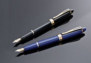 Aurora Ipsilon Deluxe Blue Fountain Pen 14Karat Gold Nib Fine