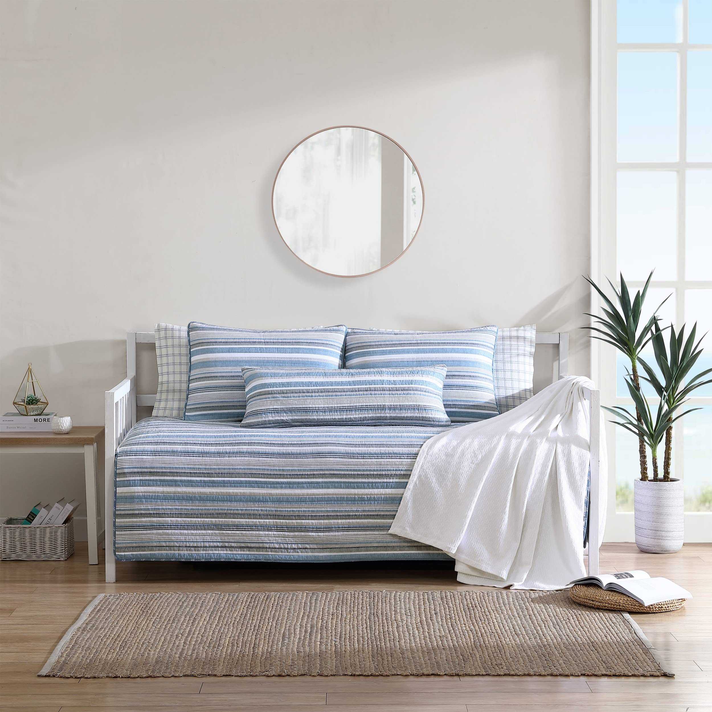 Nautica - Daybed Cover Set, Cotton Reversible Bedding Set With Matching Shams & Pillow Cover, Home Decor For All Seasons (Jettis