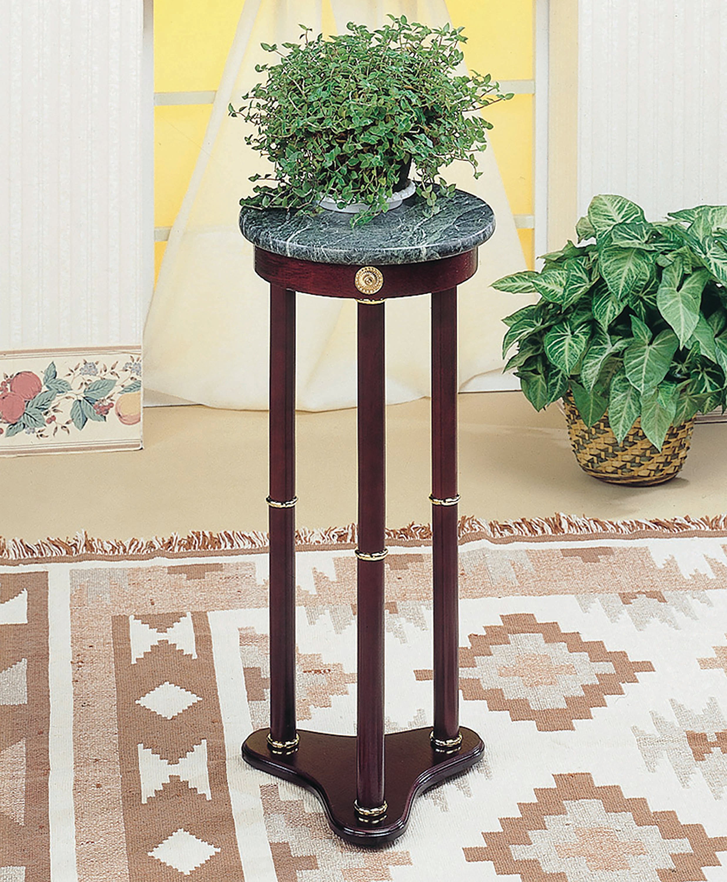 Traditional Merlot Round Plant Stand
