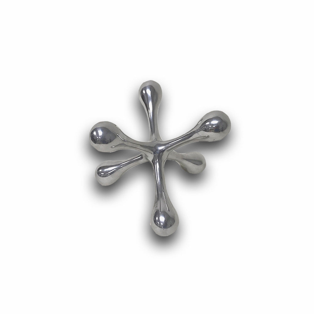 HomeRoots Aluminum 5' x 5' x 4' Silver Cantillo Small Decorative - Jack