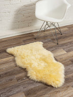 HomeRoots 2' X 3' Cream New Zealand Natural Sheepskin Rug