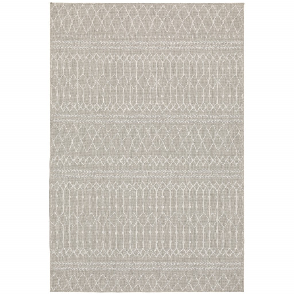 HomeRoots Grey Polypropylene 3’x5’ Gray and Ivory Geometric Indoor Outdoor Area Rug