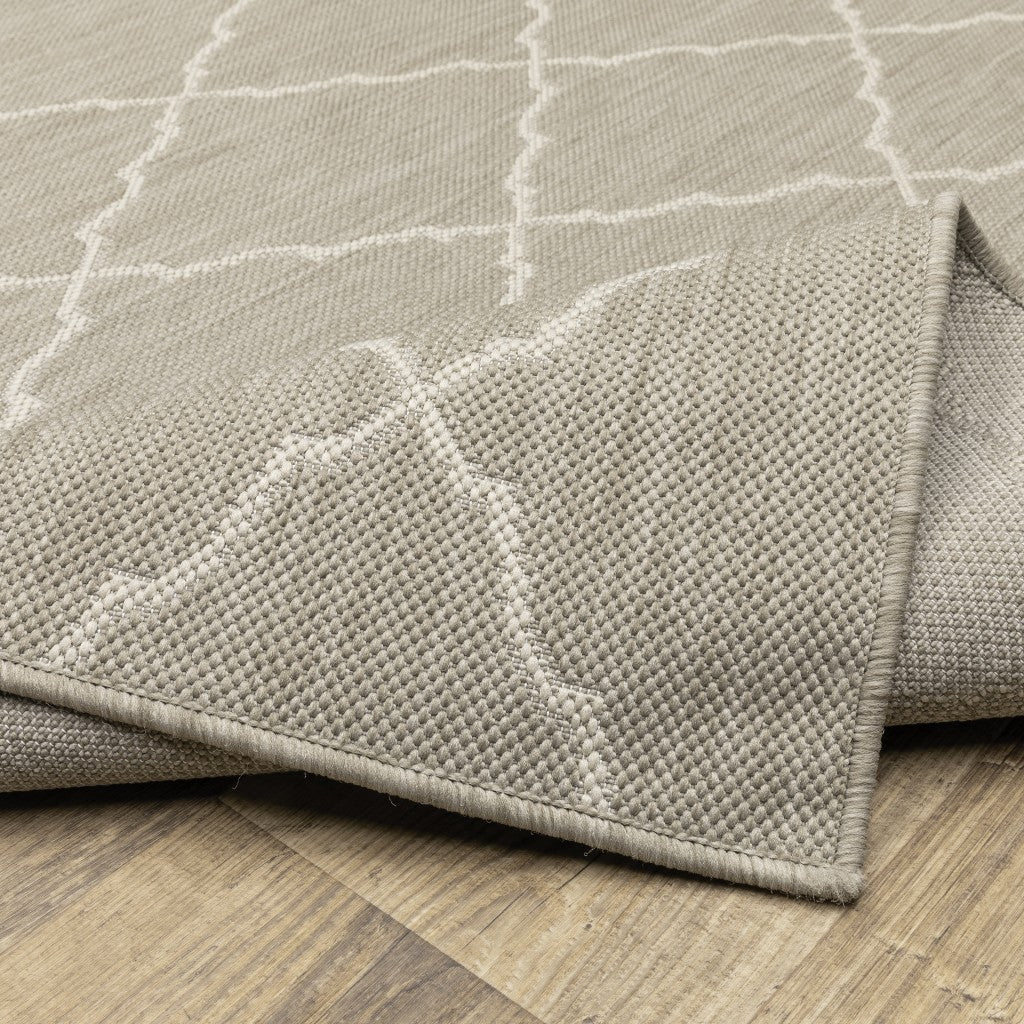 HomeRoots Grey Polypropylene 3’x5’ Gray and Ivory Trellis Indoor Outdoor Area Rug