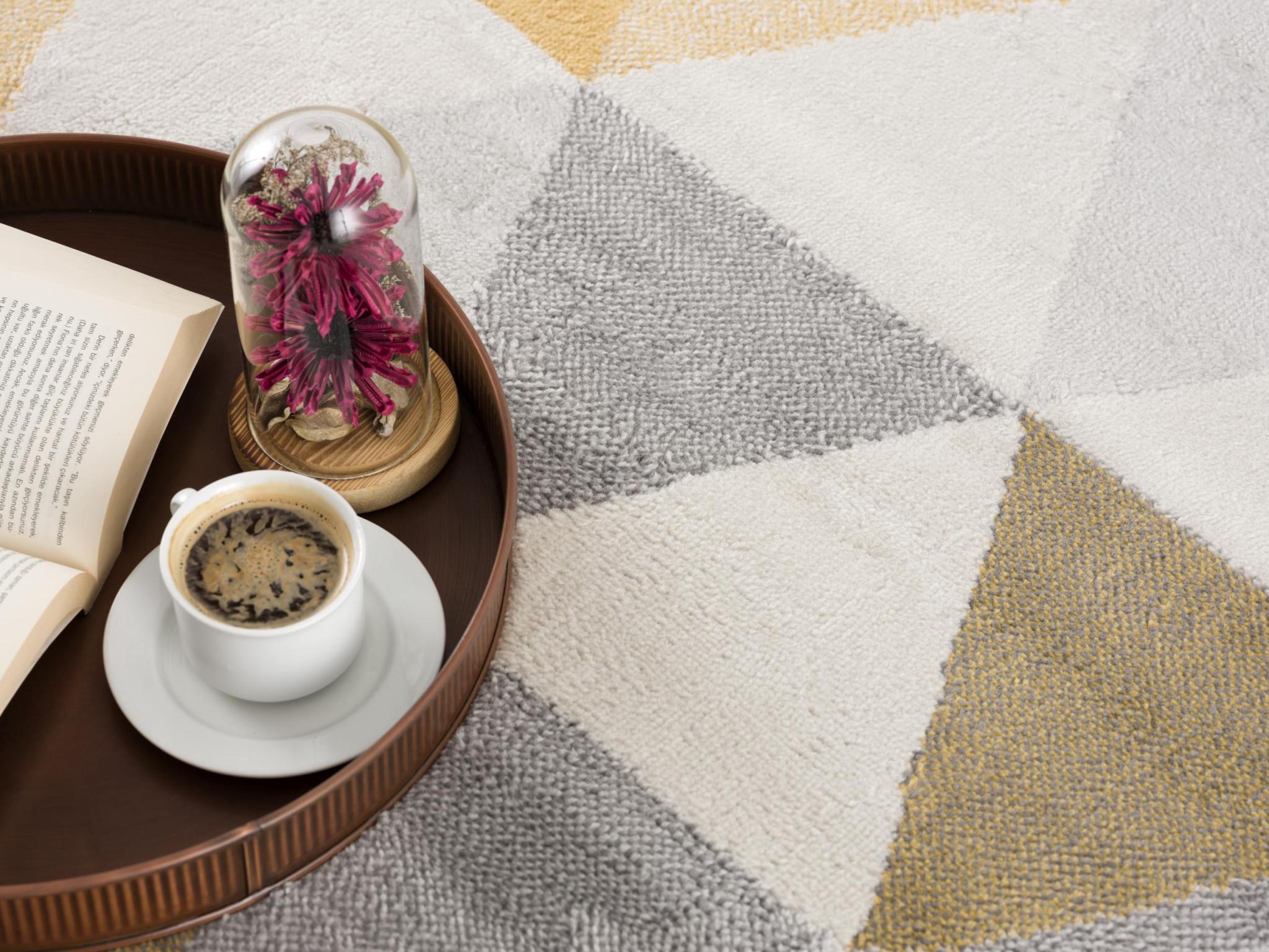 2 X 6 Yellow Triangular Lattice Area Rug