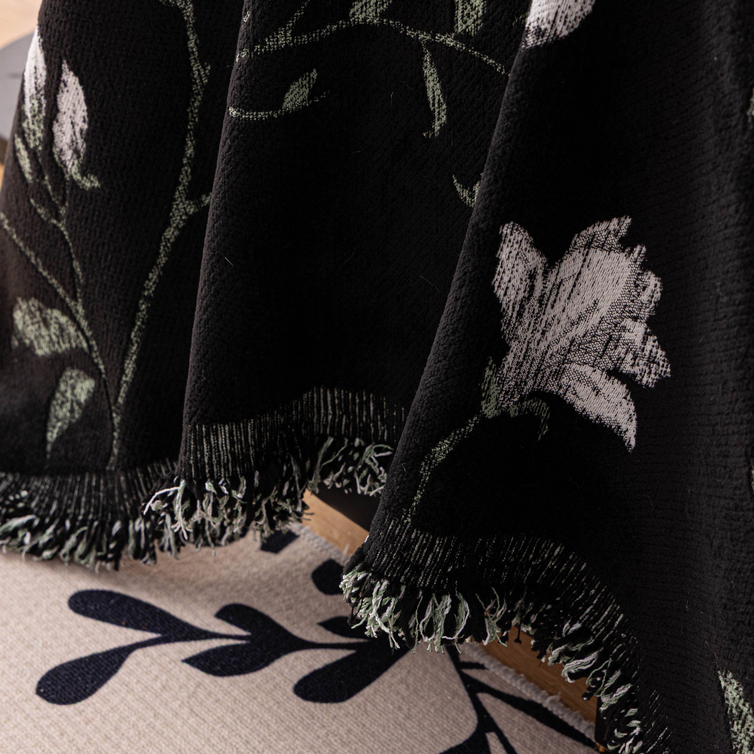 Luxury Thickened Sofa Throw Cover, Decorative Cozy Floral Jacquard Couch Cover Blanket