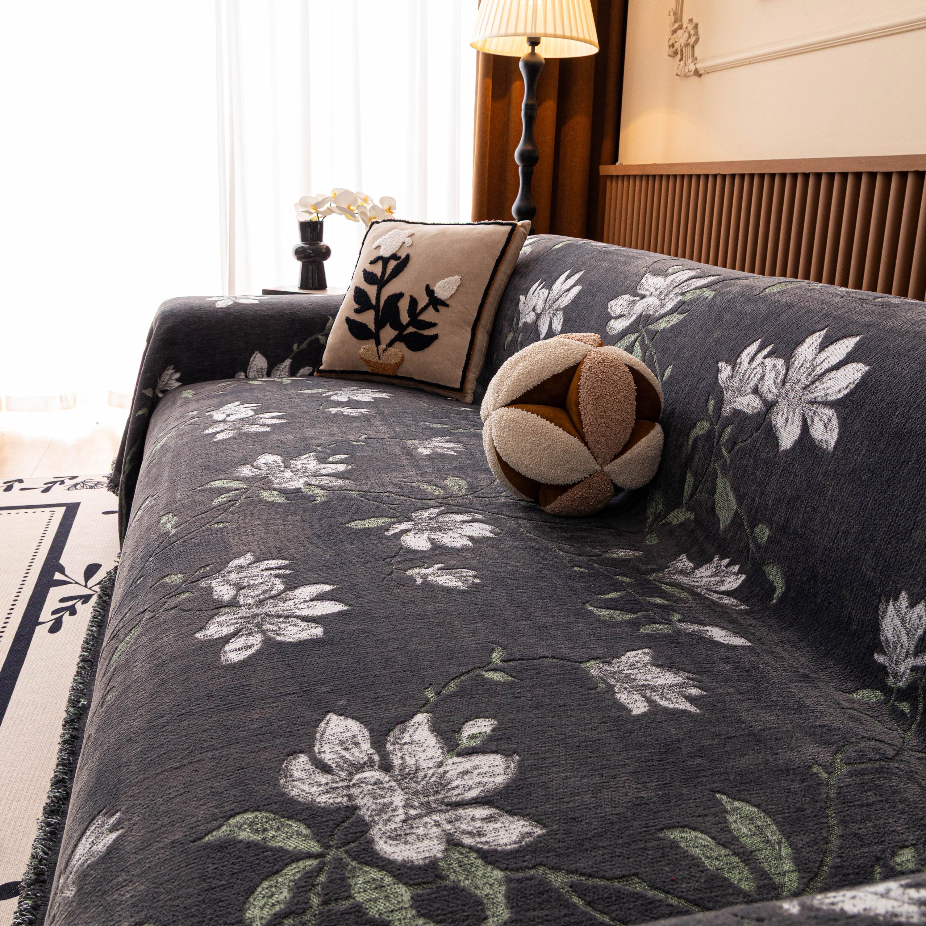 Luxury Thickened Sofa Throw Cover, Decorative Cozy Floral Jacquard Couch Cover Blanket