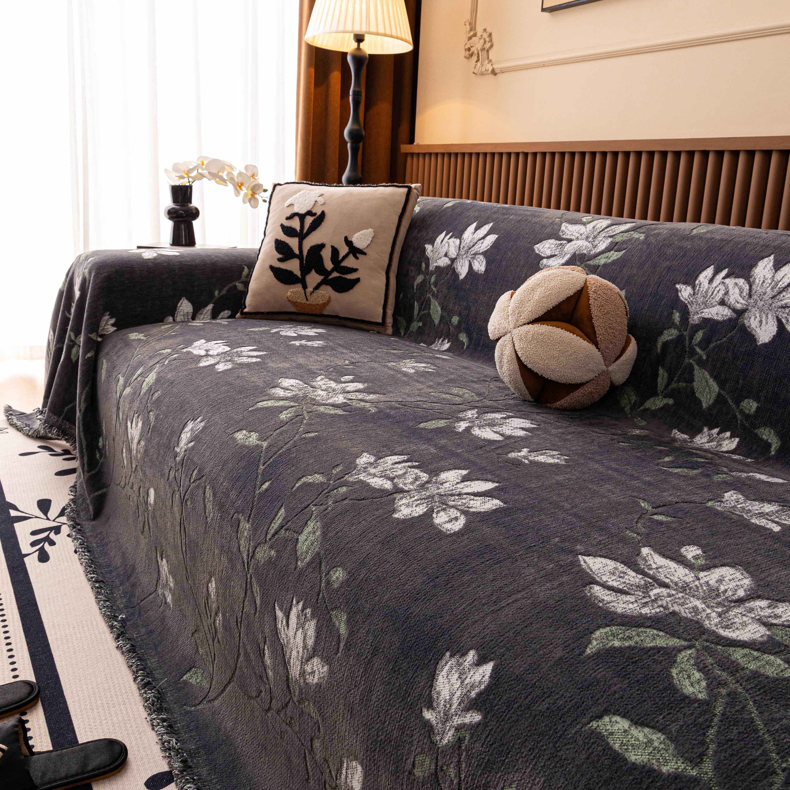 Luxury Thickened Sofa Throw Cover, Decorative Cozy Floral Jacquard Couch Cover Blanket