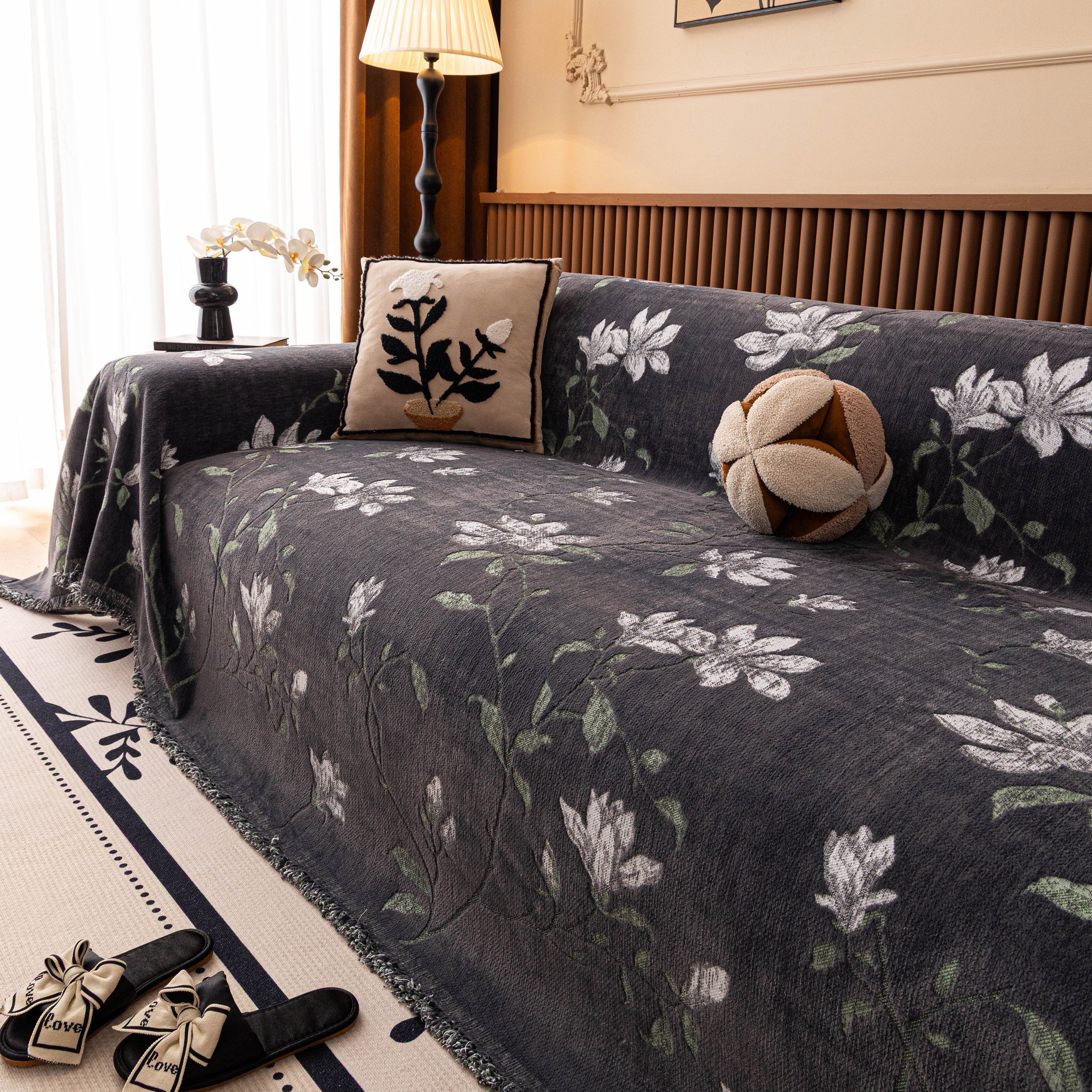 Luxury Thickened Sofa Throw Cover, Decorative Cozy Floral Jacquard Couch Cover Blanket