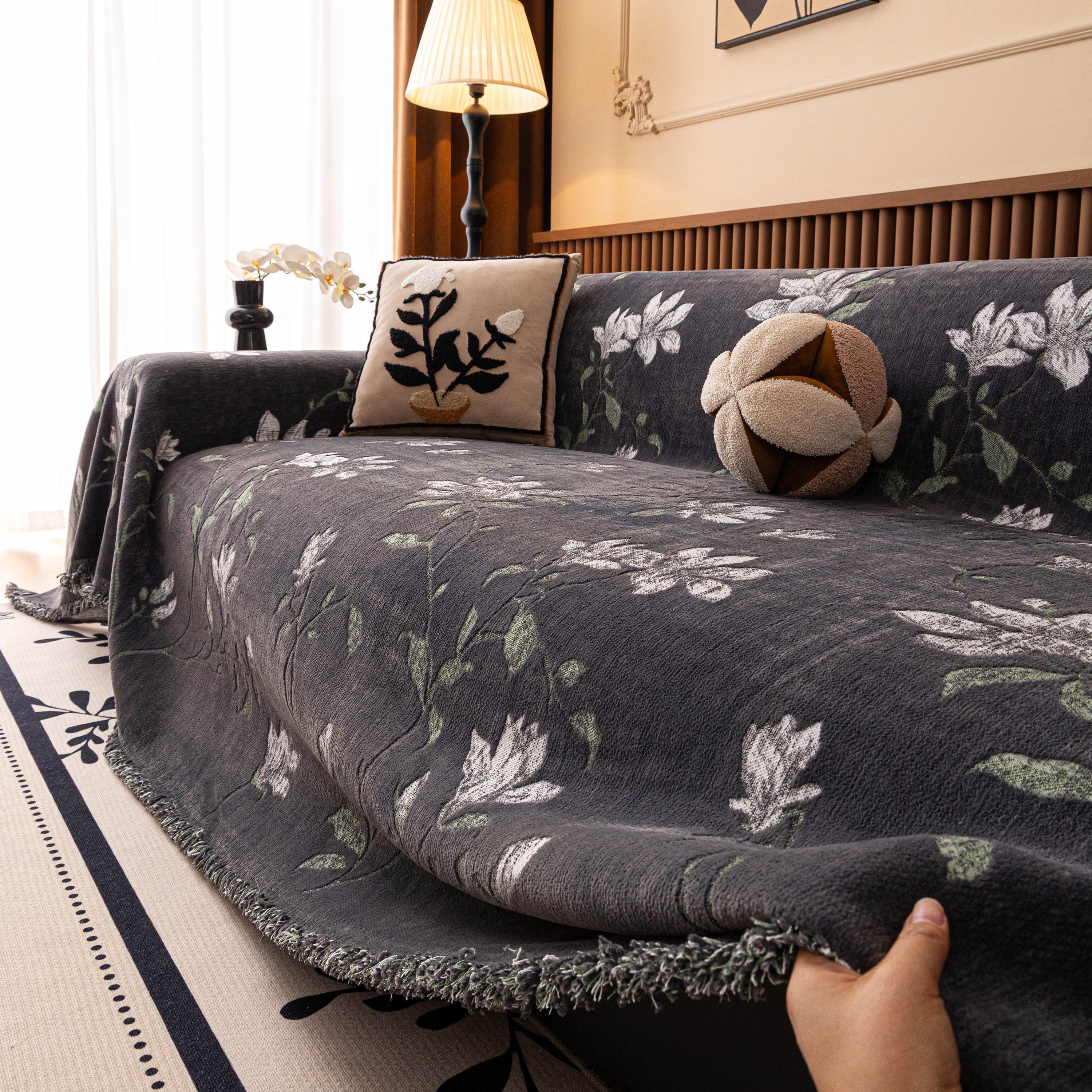 Luxury Thickened Sofa Throw Cover, Decorative Cozy Floral Jacquard Couch Cover Blanket
