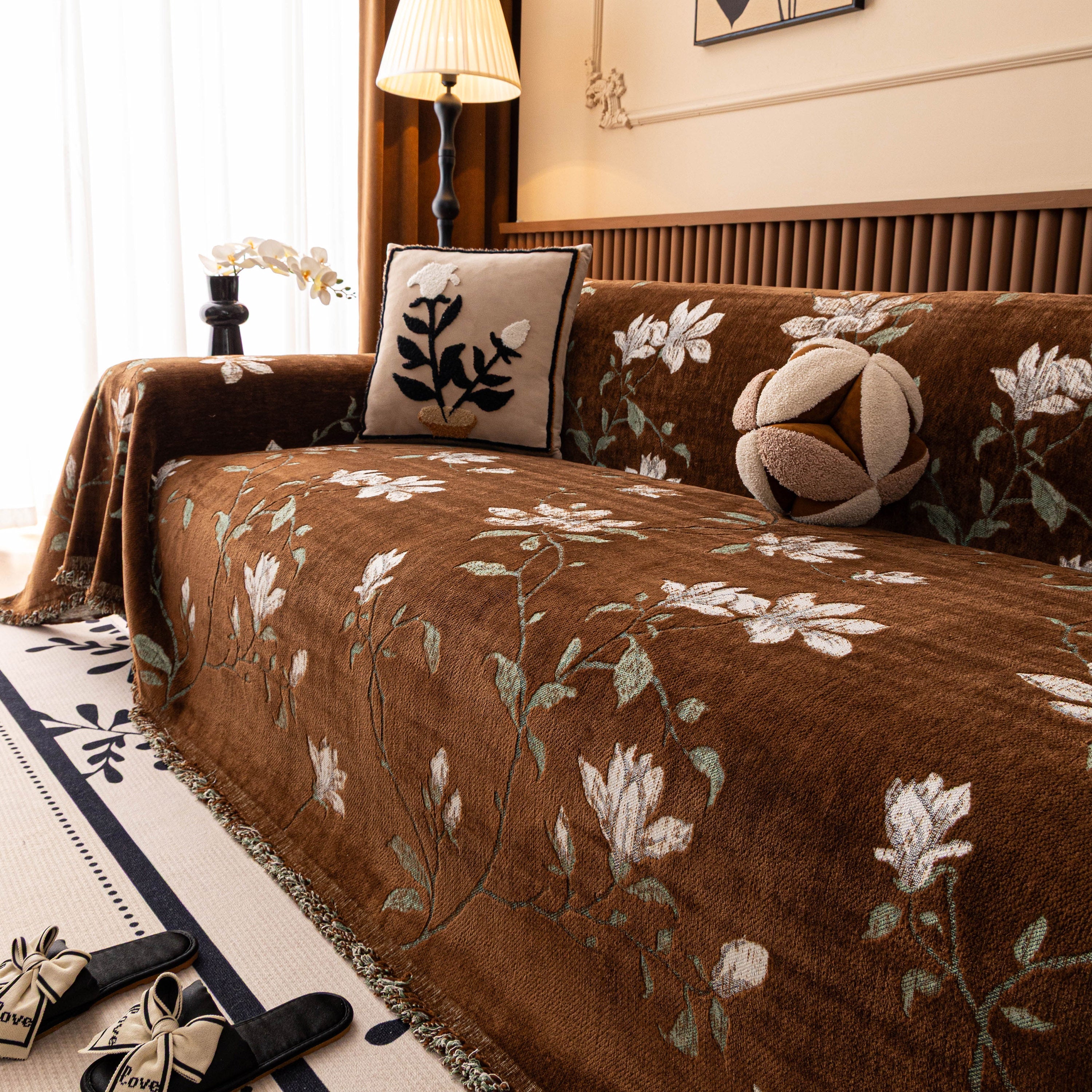 Luxury Thickened Sofa Throw Cover, Decorative Cozy Floral Jacquard Couch Cover Blanket