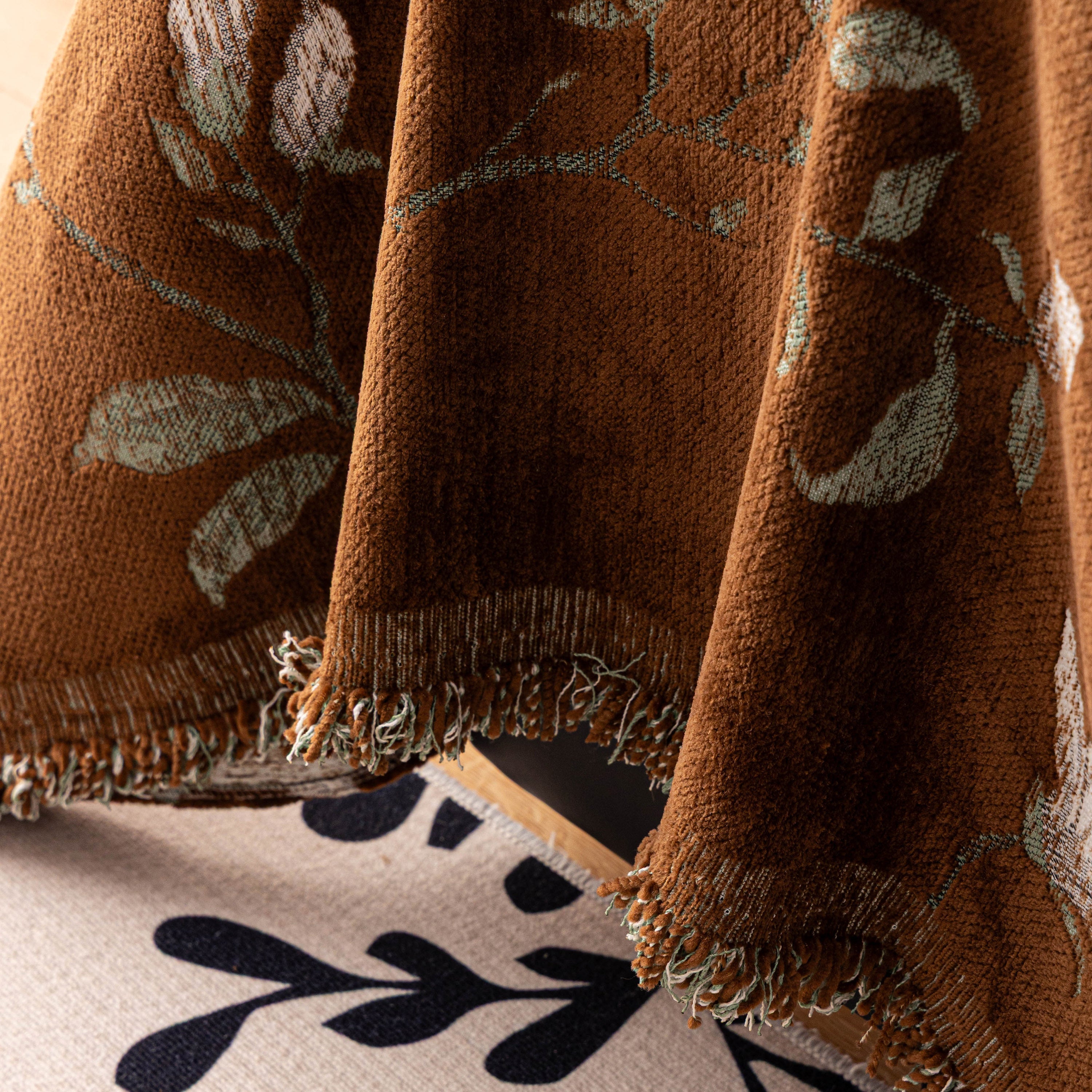 Luxury Thickened Sofa Throw Cover, Decorative Cozy Floral Jacquard Couch Cover Blanket