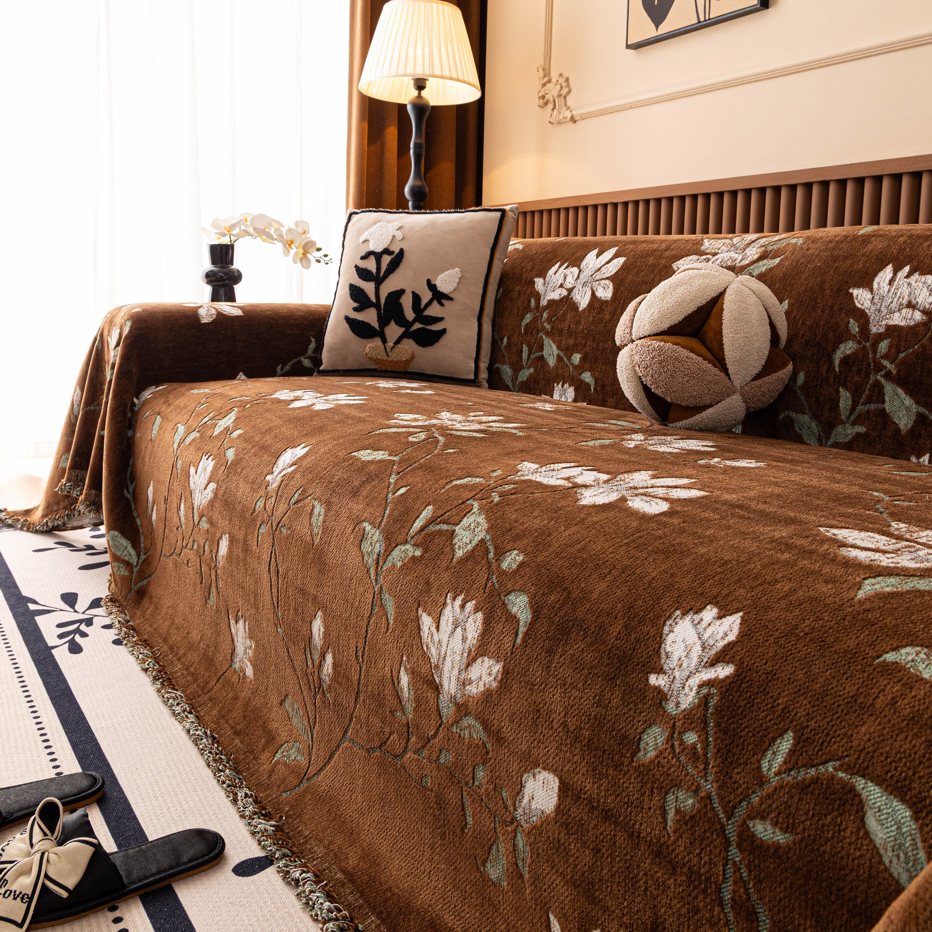 Luxury Thickened Sofa Throw Cover, Decorative Cozy Floral Jacquard Couch Cover Blanket