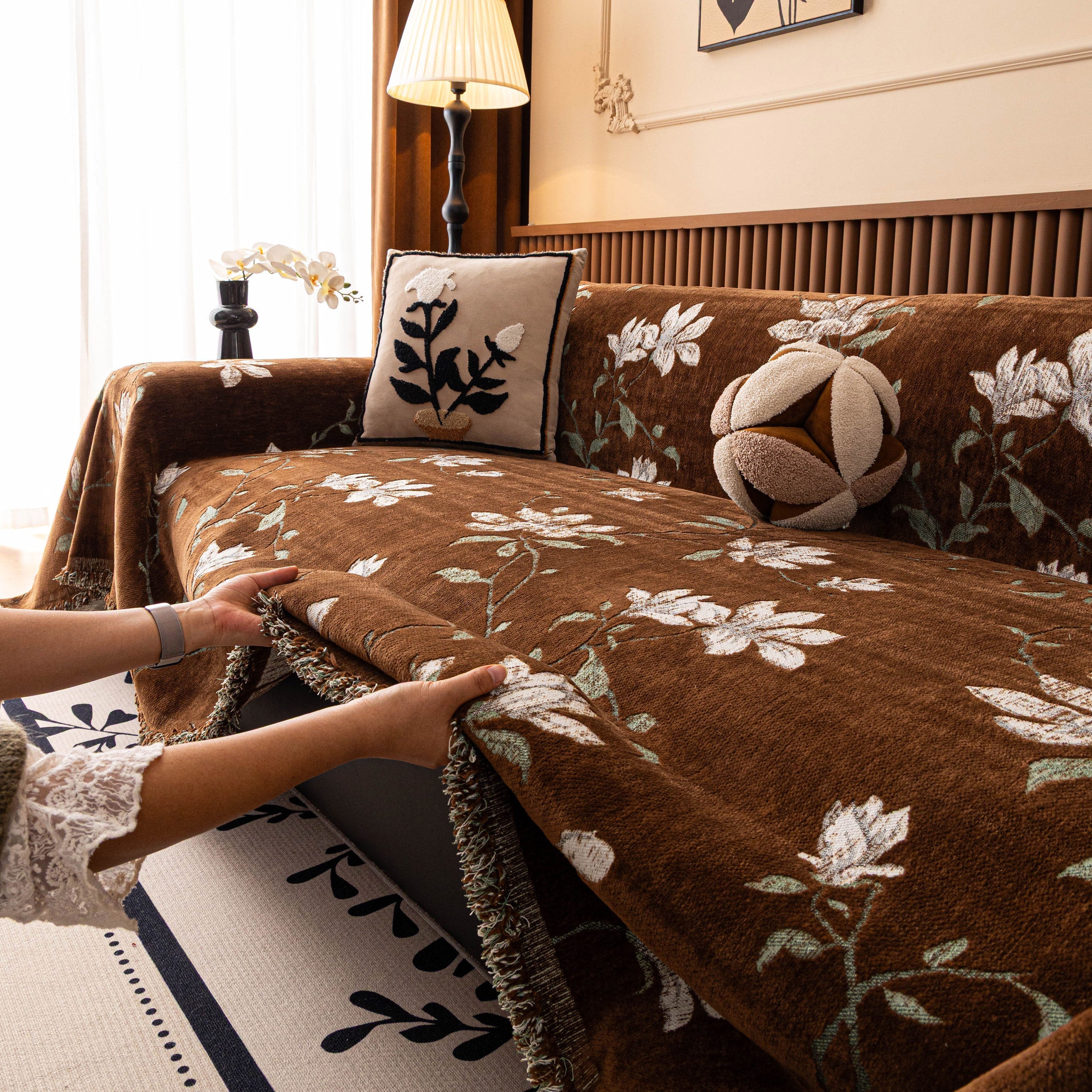 Luxury Thickened Sofa Throw Cover, Decorative Cozy Floral Jacquard Couch Cover Blanket