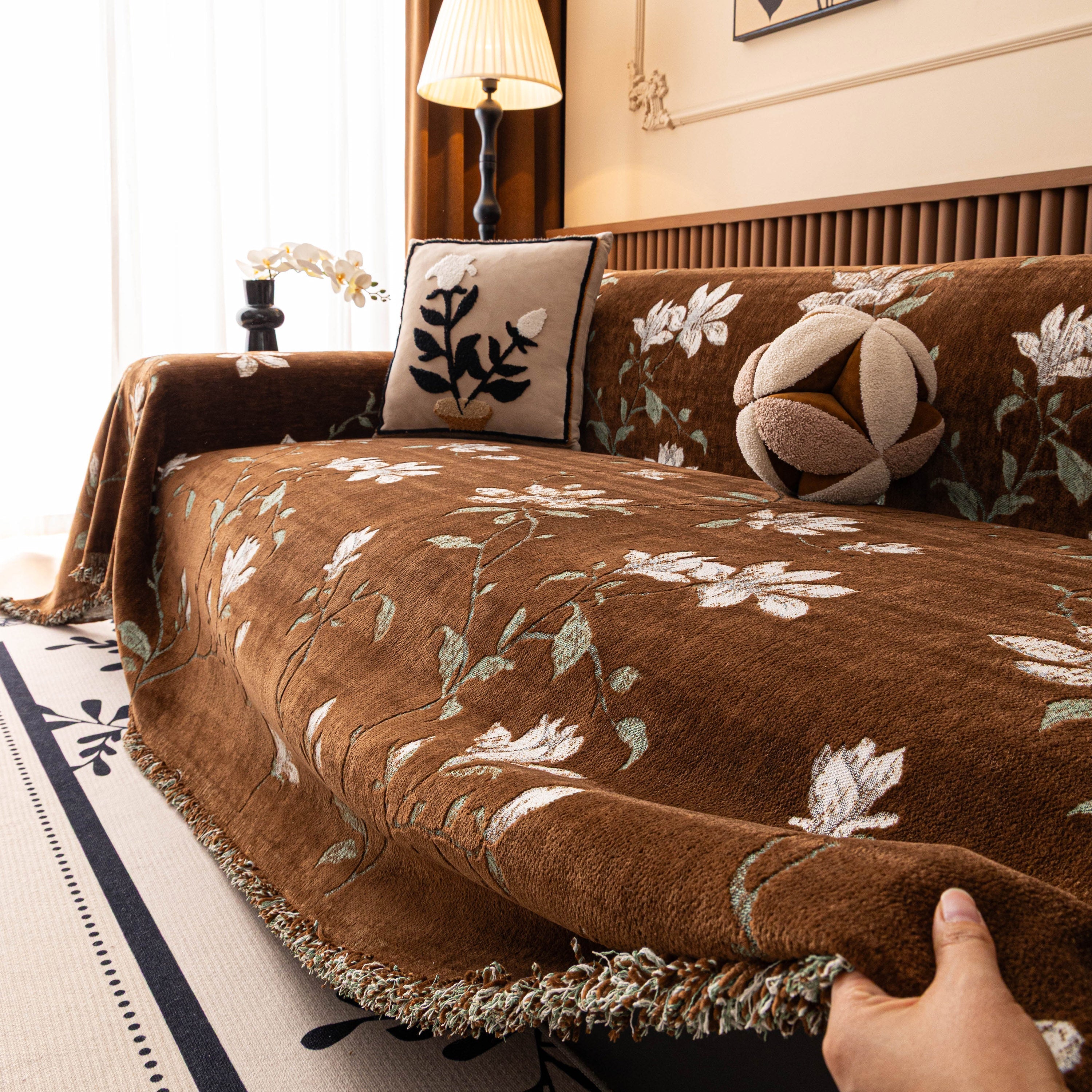 Luxury Thickened Sofa Throw Cover, Decorative Cozy Floral Jacquard Couch Cover Blanket