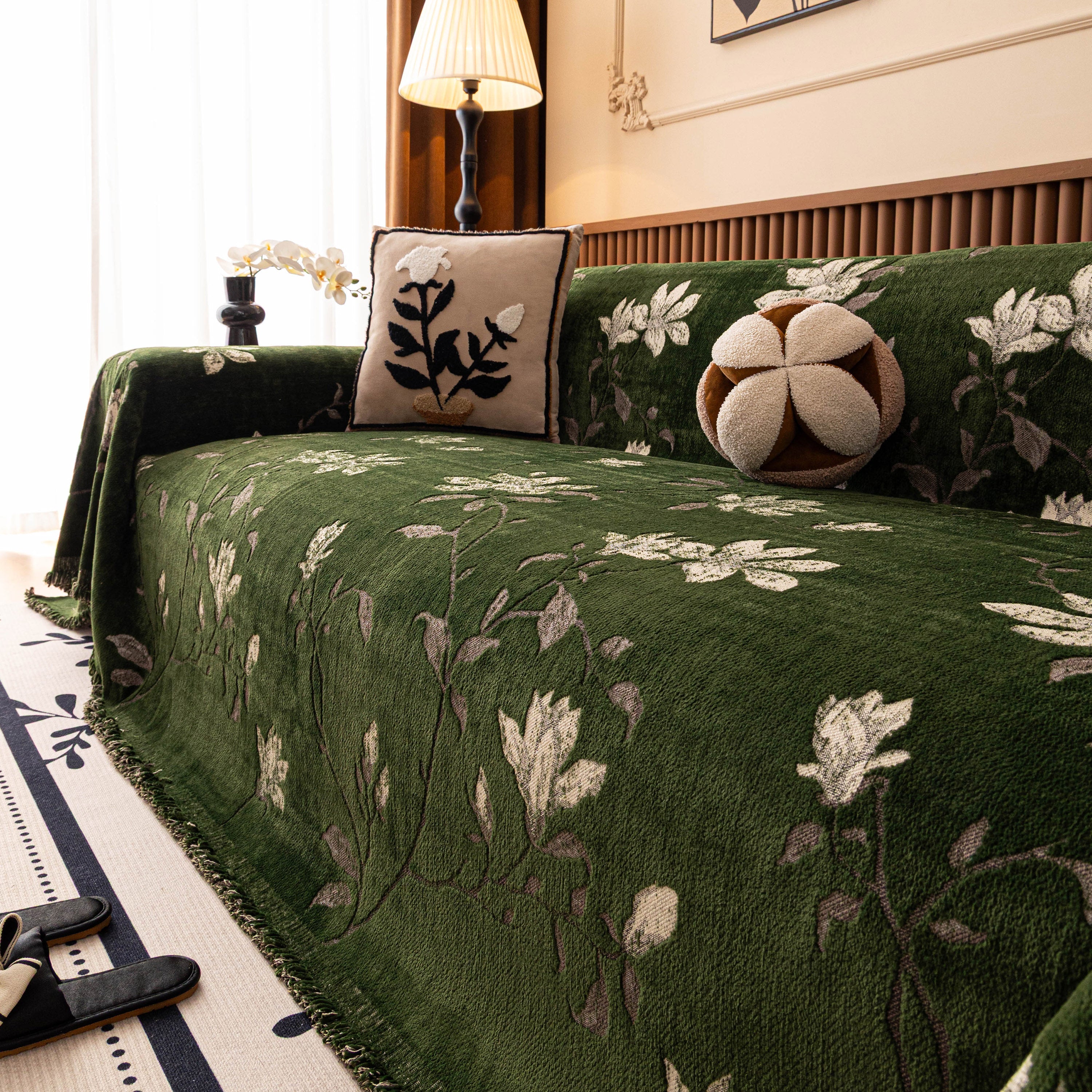 Luxury Thickened Sofa Throw Cover, Decorative Cozy Floral Jacquard Couch Cover Blanket