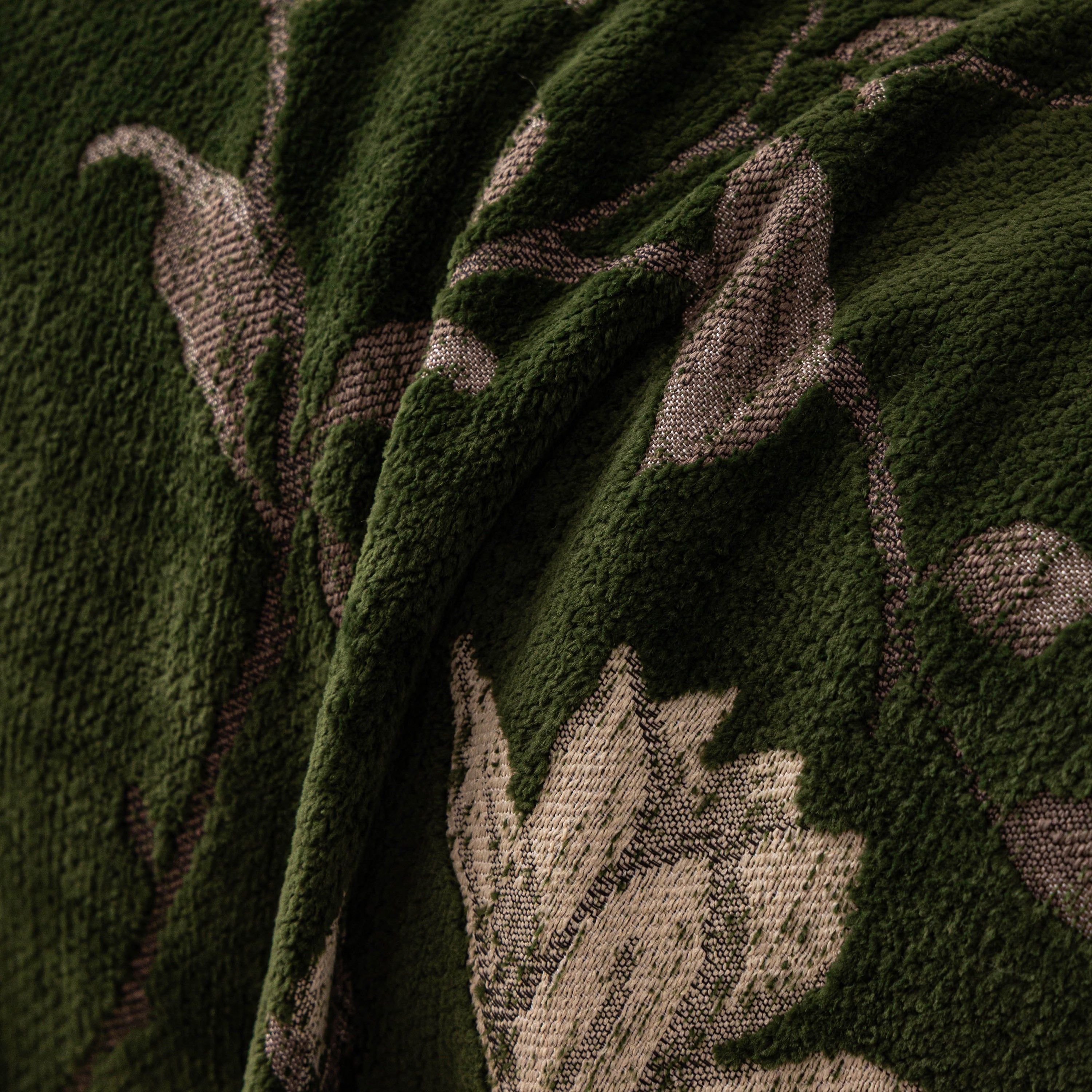 Luxury Thickened Sofa Throw Cover, Decorative Cozy Floral Jacquard Couch Cover Blanket