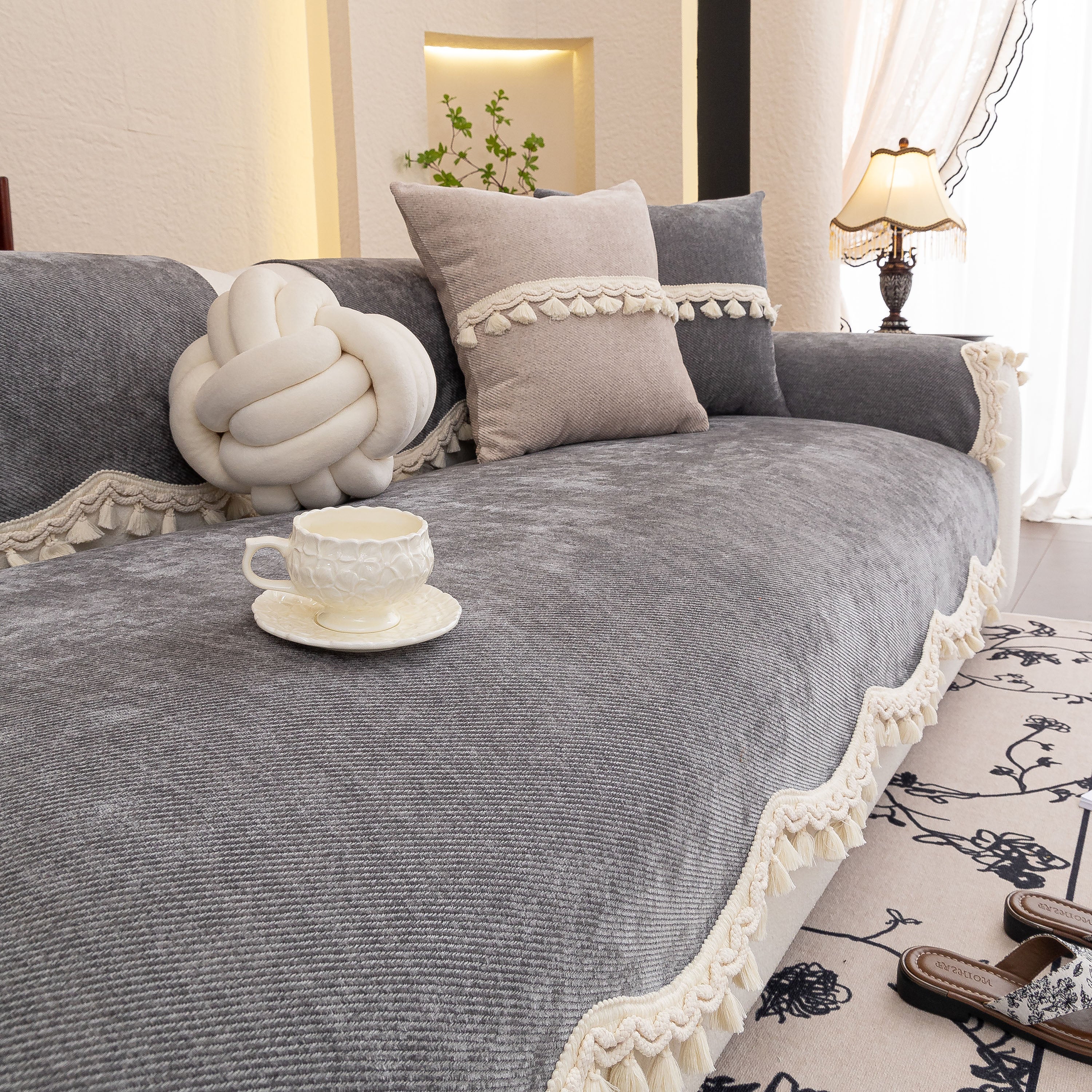 Chenille Sofa Cover Towel – Non-Slip, Washable Pets Couch Protector with Tassels