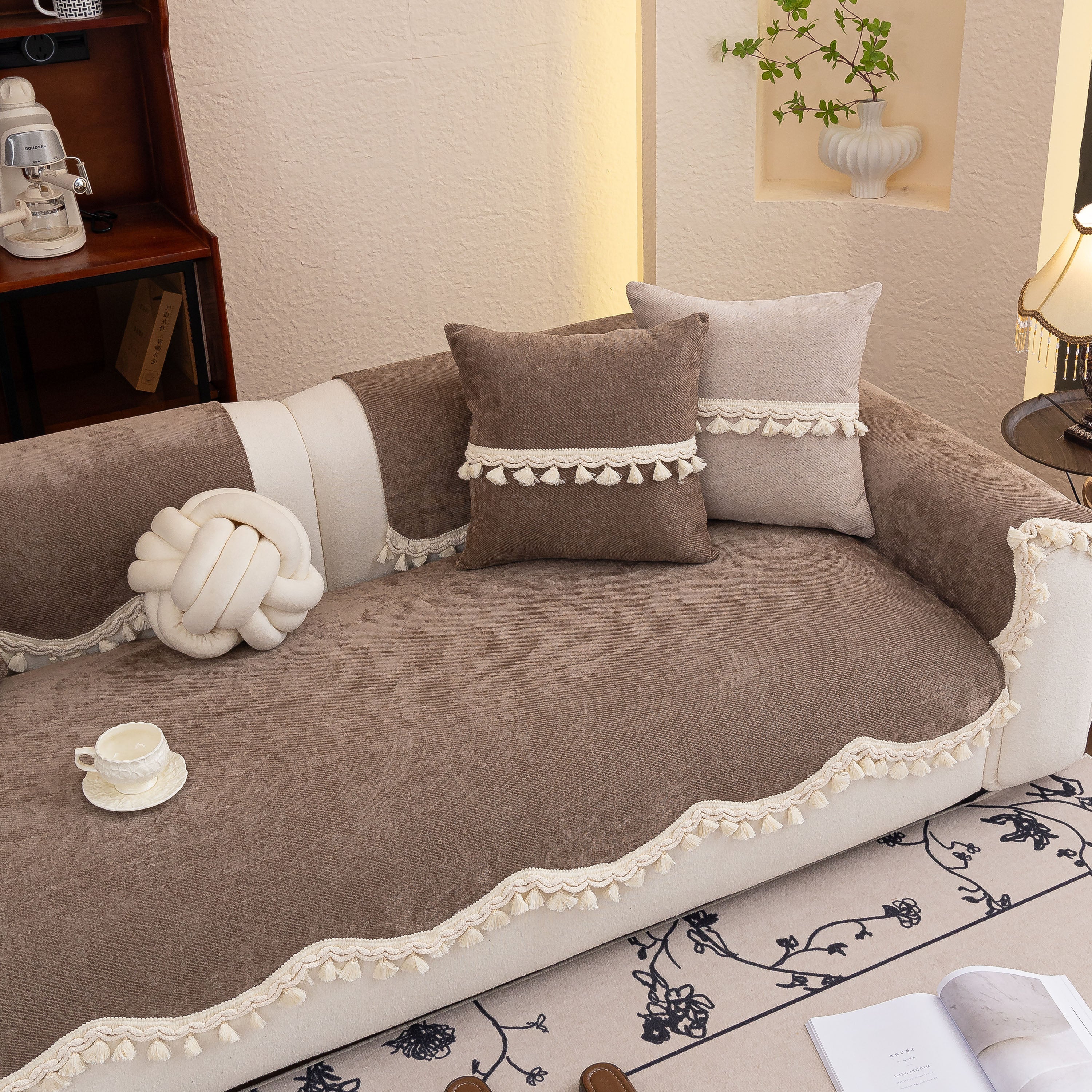 Chenille Sofa Cover Towel – Non-Slip, Washable Pets Couch Protector with Tassels