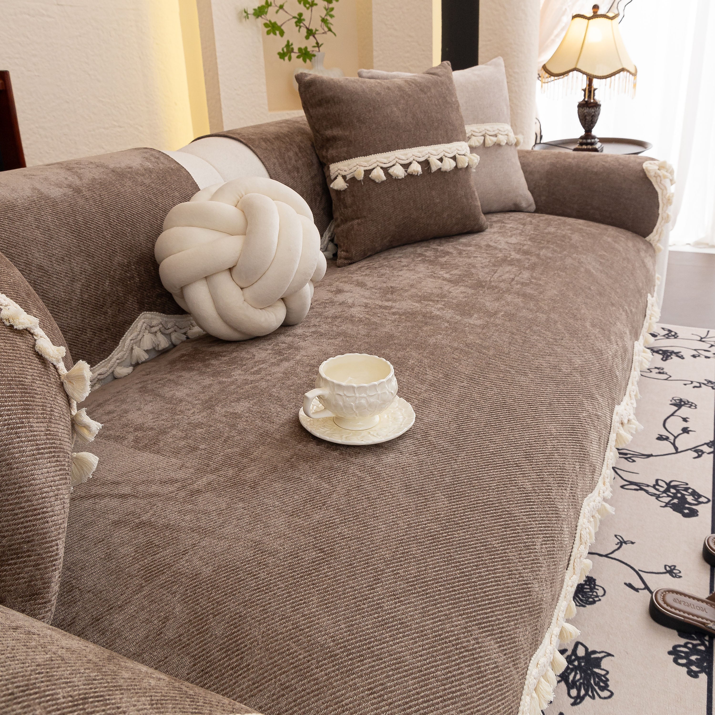 Chenille Sofa Cover Towel – Non-Slip, Washable Pets Couch Protector with Tassels