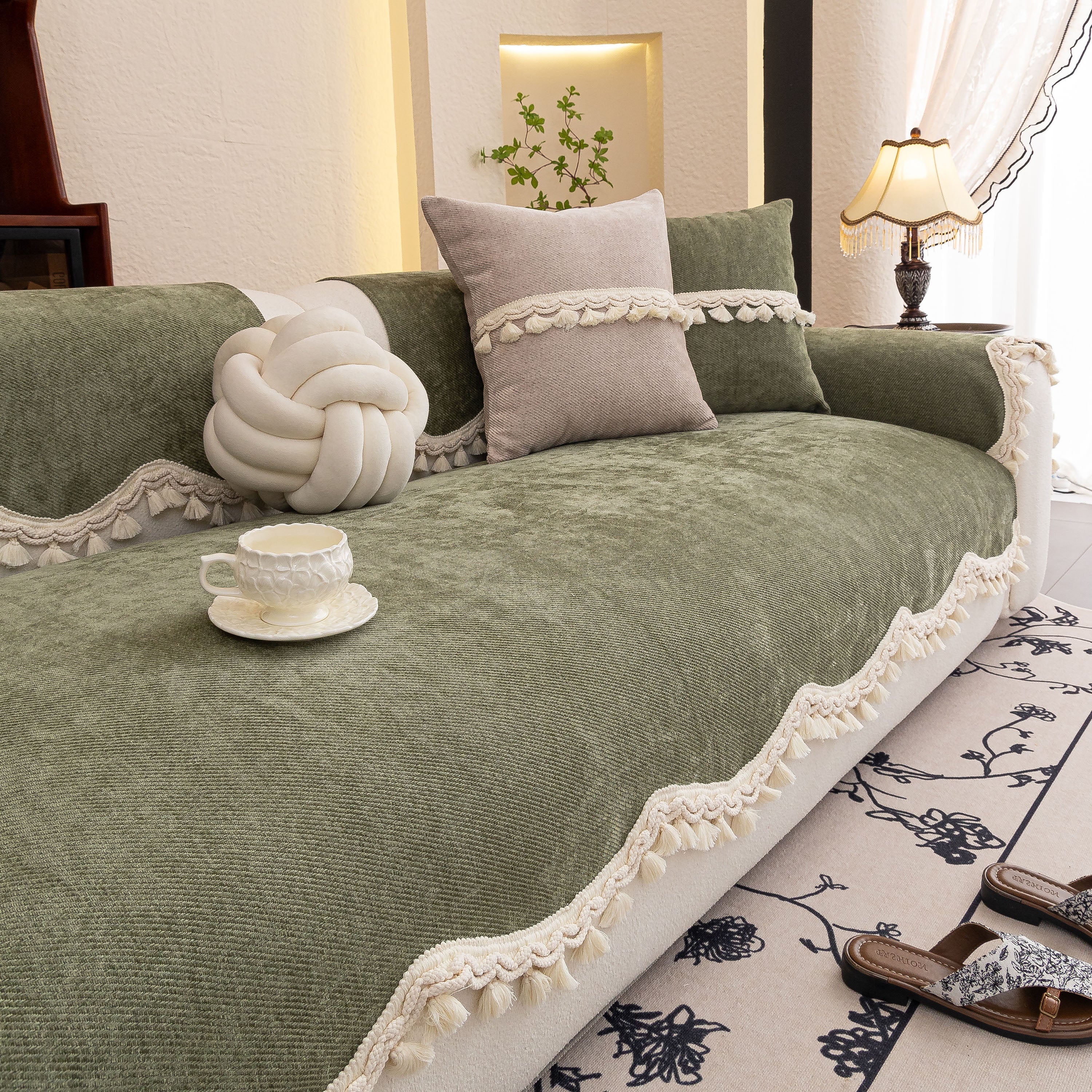 Chenille Sofa Cover Towel – Non-Slip, Washable Pets Couch Protector with Tassels