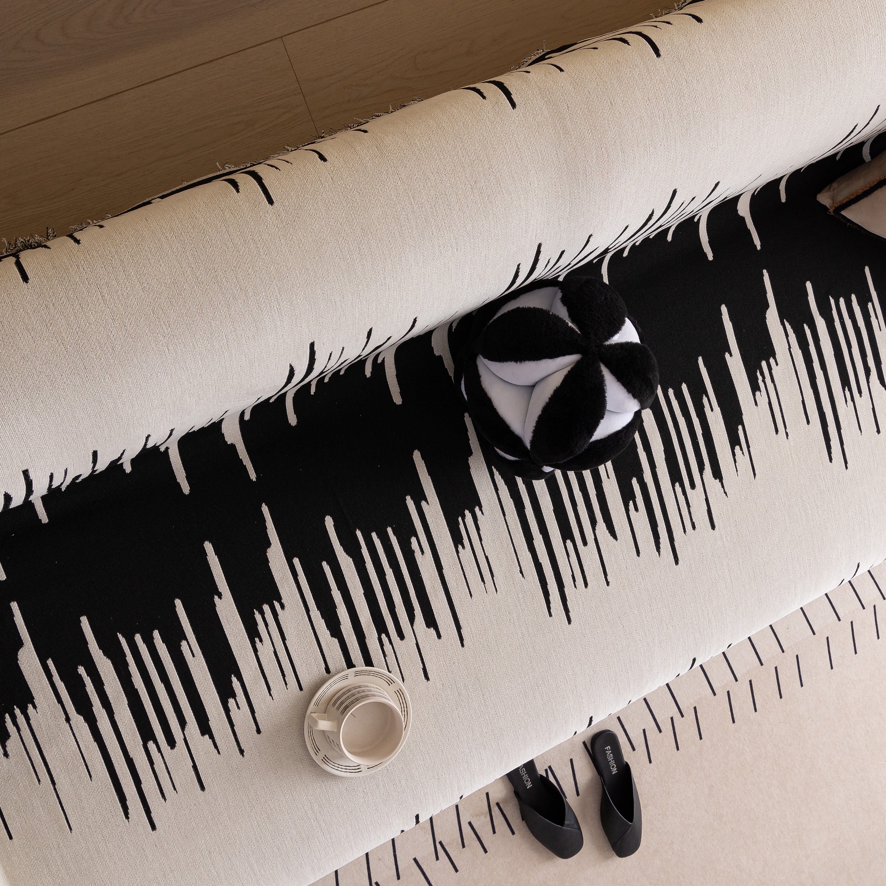 Luxury Throws for Sofas, Versatile Slipcovers & Sofa Covers for Couches and Chairs