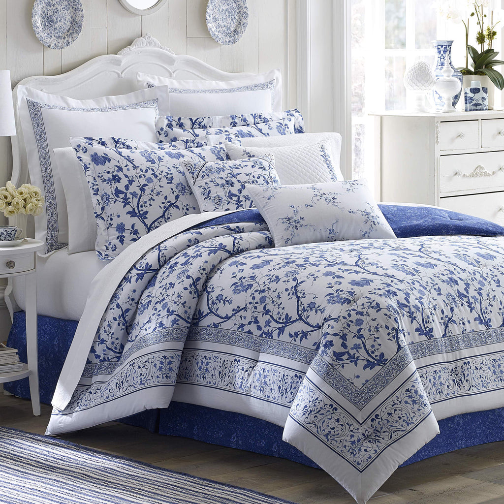 Laura Ashley - King Duvet Cover Set, Reversible Cotton Bedding With Matching Shams, Home Decor For All Seasons (Charlotte Blue,