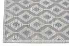 HomeRoots Ivory/Grey PET Yarn 5’ x 7’ Ivory Gray Diamond Trellis Modern Area Rug