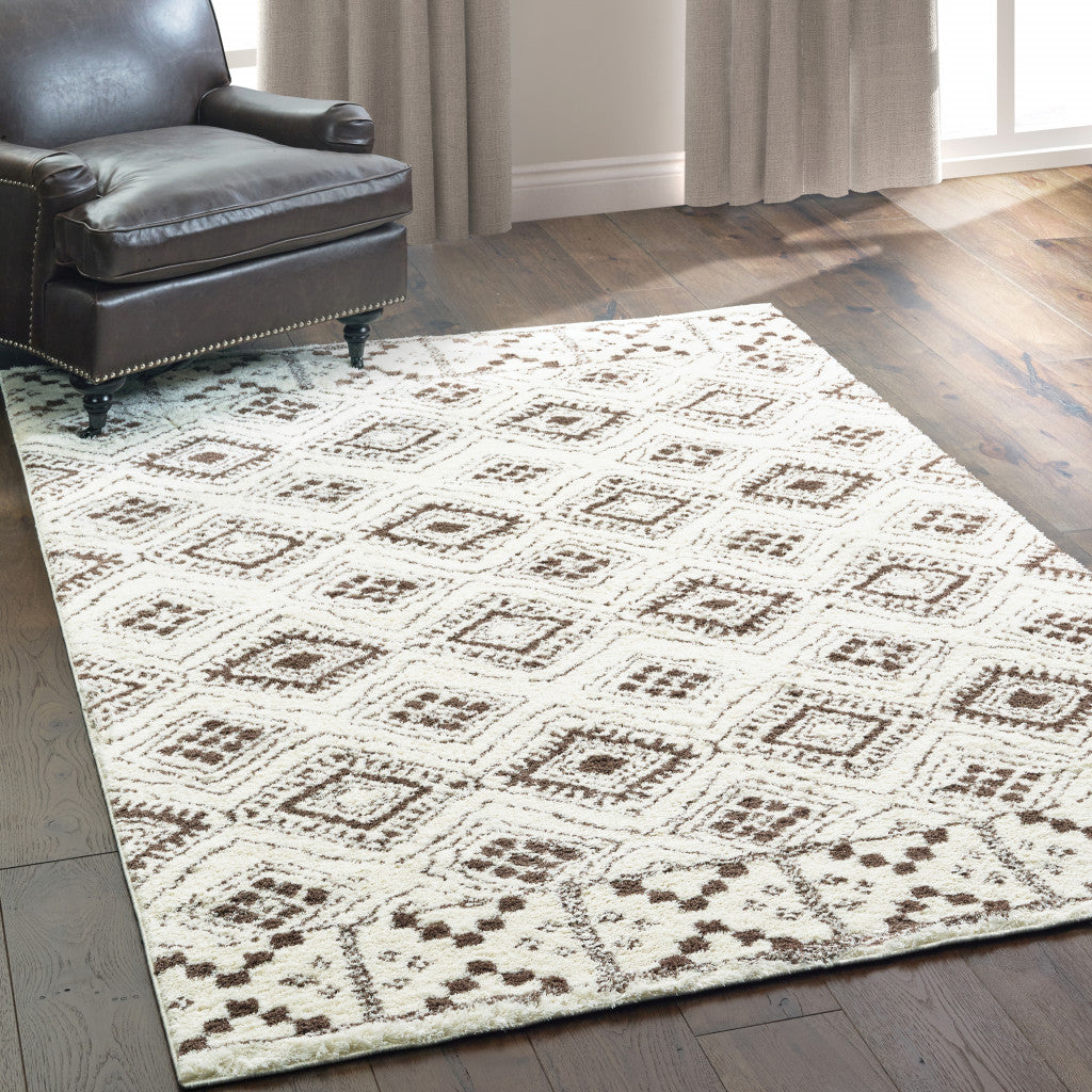 HomeRoots 509909 6 x 9 ft. Ivory & Brown Geometric Shag Power Loom Stain Resistant Rectangle Area Rug