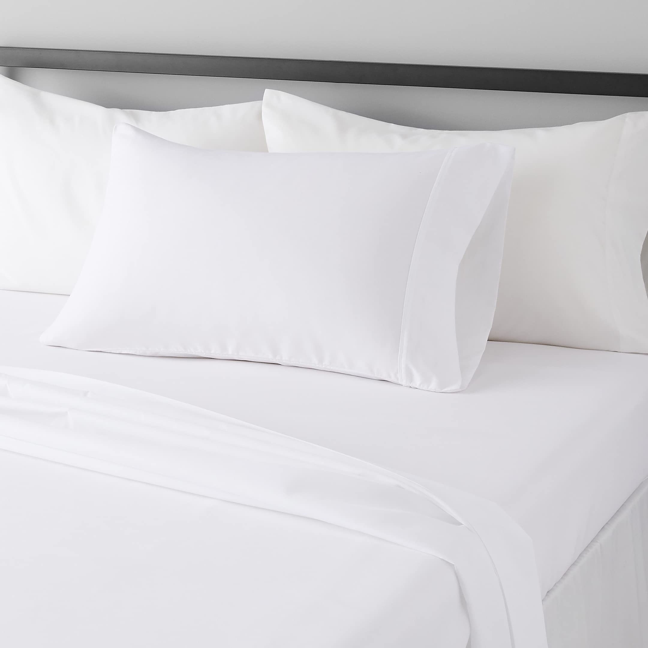 Amazon Basics Lightweight Super Soft Easy Care Microfiber 3-Piece Bed Sheet Set with 14-Inch Deep Pockets, Twin XL, Bright White