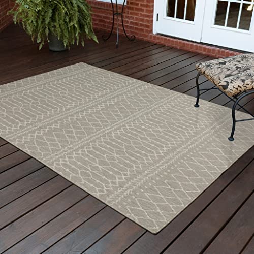 HomeRoots Grey Polypropylene 3’x5’ Gray and Ivory Geometric Indoor Outdoor Area Rug