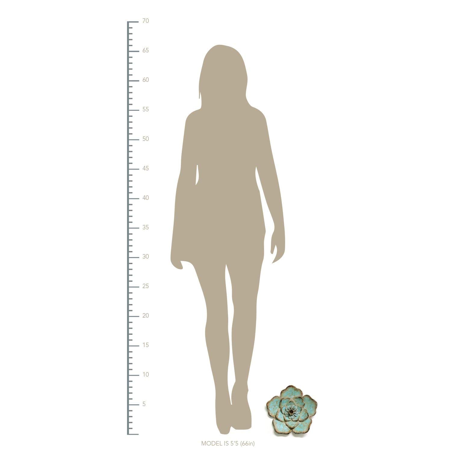 HomeRoots 8.25' X 1' X 8.25' 3Pcs Rustic Flower Wall Decor