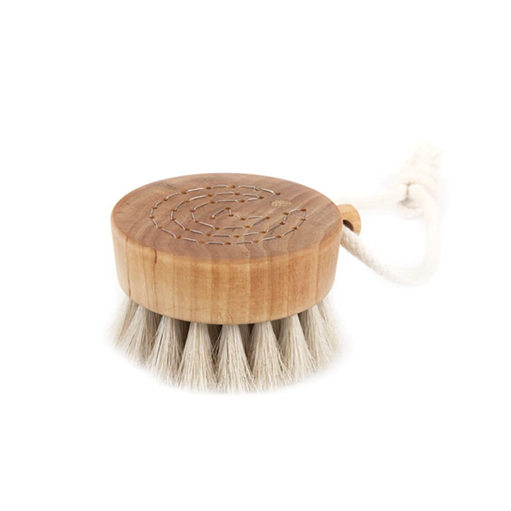 Iris Hantverk, Dry or Wet Skin Exfoliator Brush with Horse Hair Bristles and Birch Wood Handle, Dry or Wet Skin Exfoliator Brush