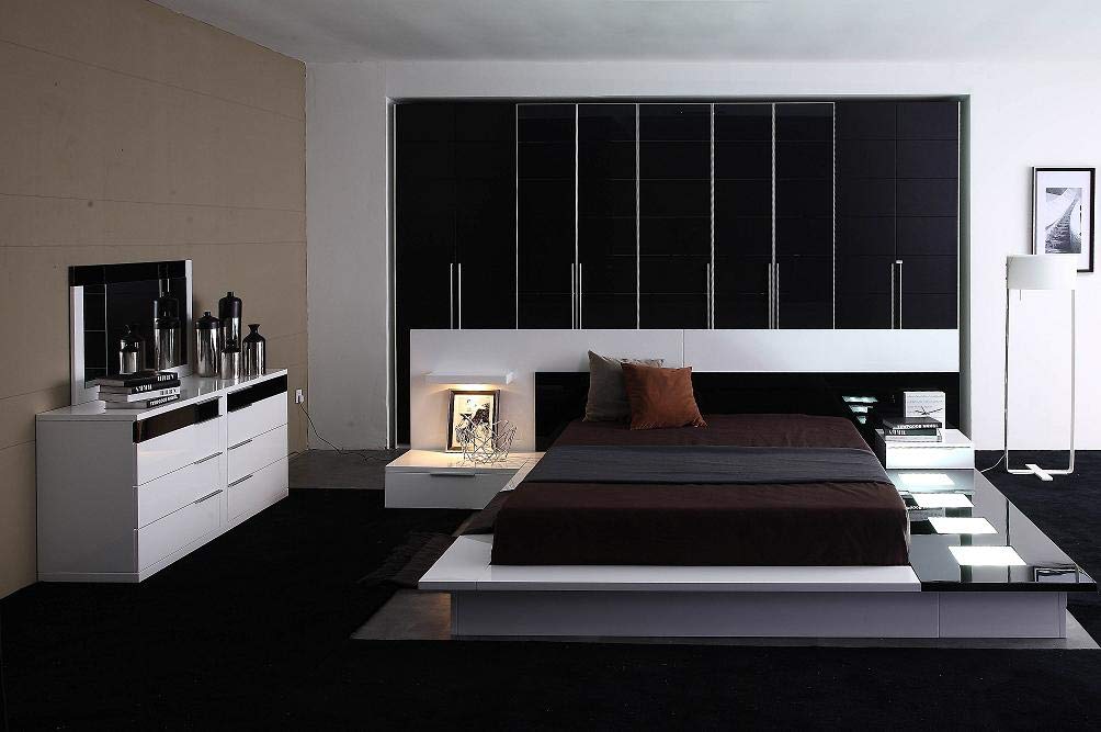 HomeRoots Contemporary Lacquer Platform Queen Bed