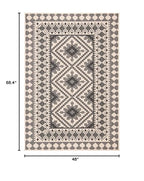 Safavieh Veranda Collection Accent Rug - 4' X 5'7', Ivory & Slate, Boho Design, Non-Shedding & Easy Care, Indoor/Outdoor & Wash
