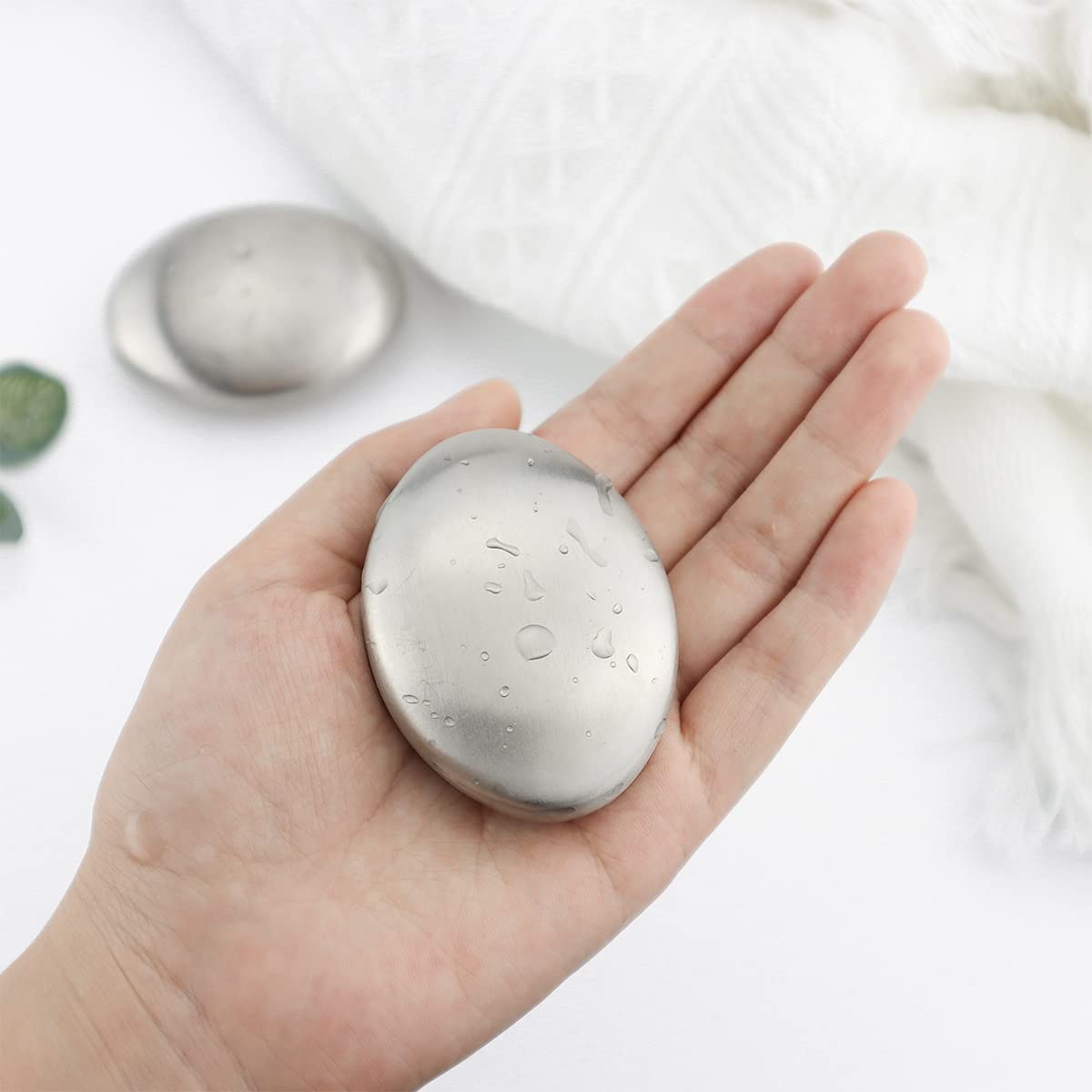 Leefone 2 Pcs Stainless Steel Soap, Magic Metal Odor Remover Bar Eliminating Smells Like Fish Onion Garlic Scents From Hands And