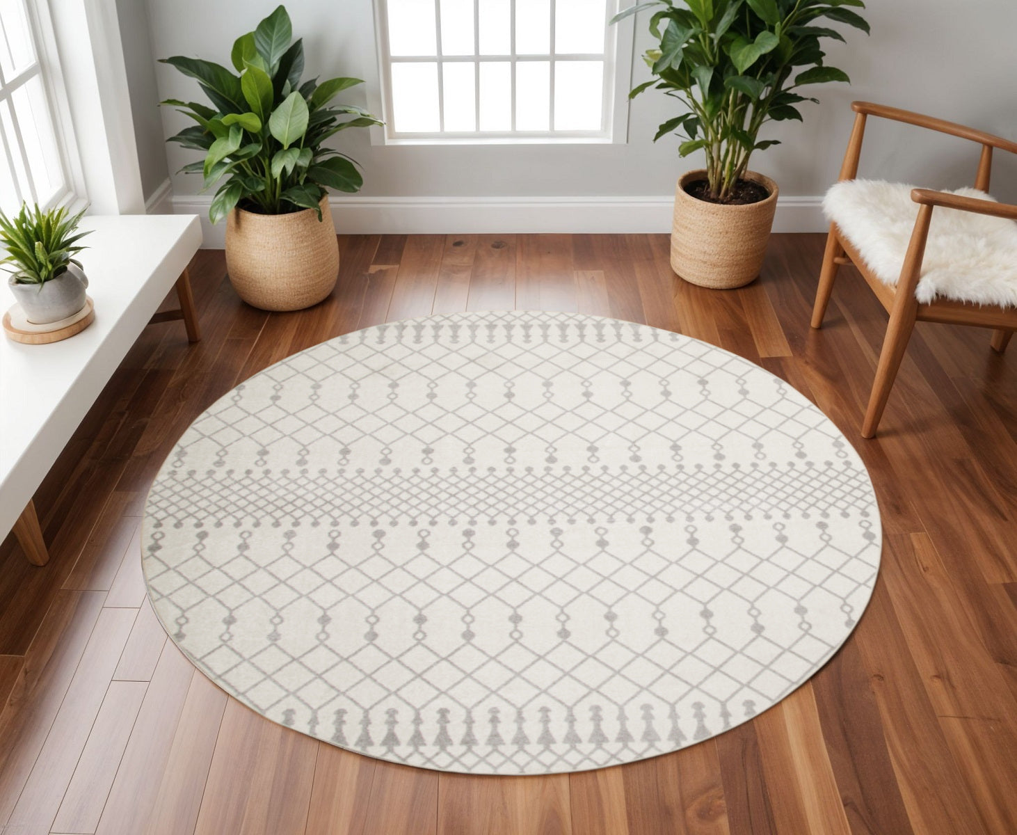 8 Gray And Ivory Moroccan Washable Round Rug