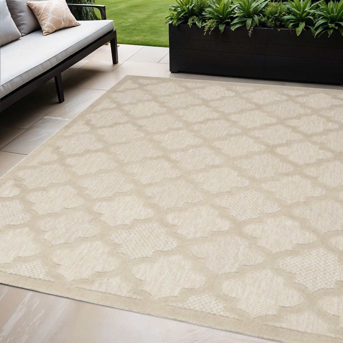 5 X 7 Cream And Beige Trellis Indoor Outdoor Area Rug