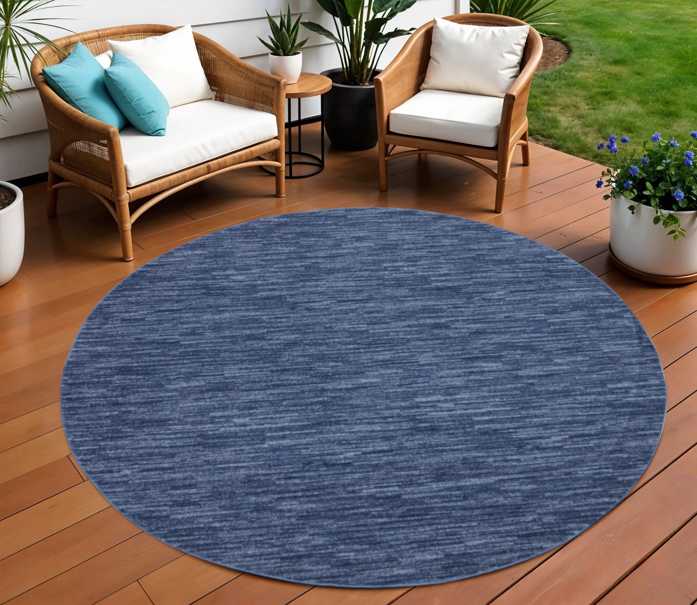 10 Navy Blue And Denim Blue Round Indoor Outdoor Area Rug