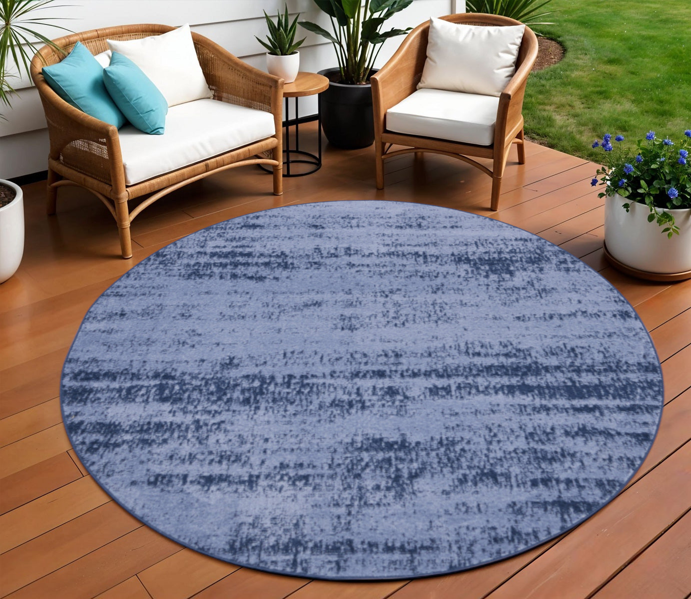 8 Denim Blue And Navy Blue Round Abstract Indoor Outdoor Area Rug